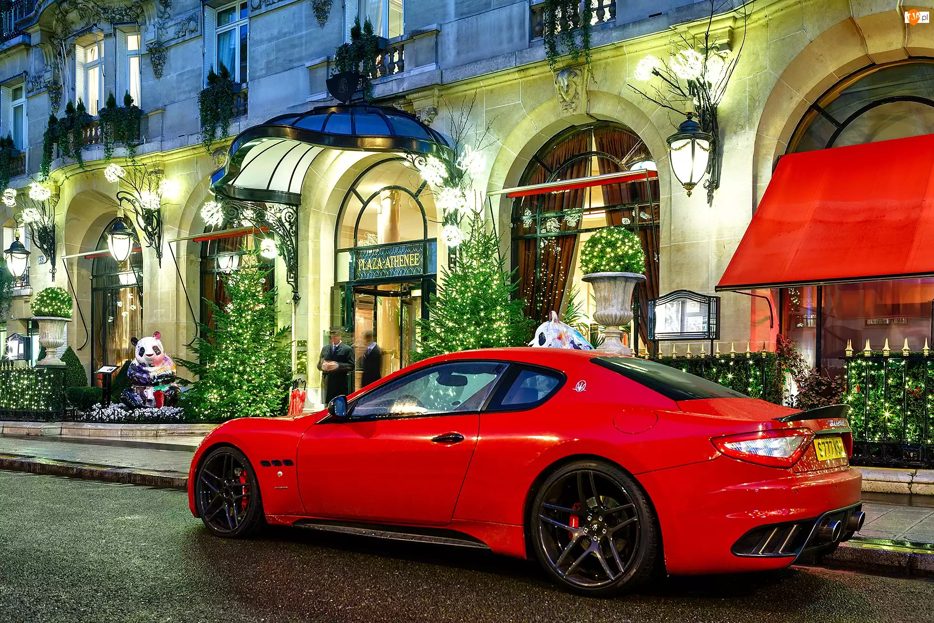 Czerwony, Wejście, Maserati, Hotel