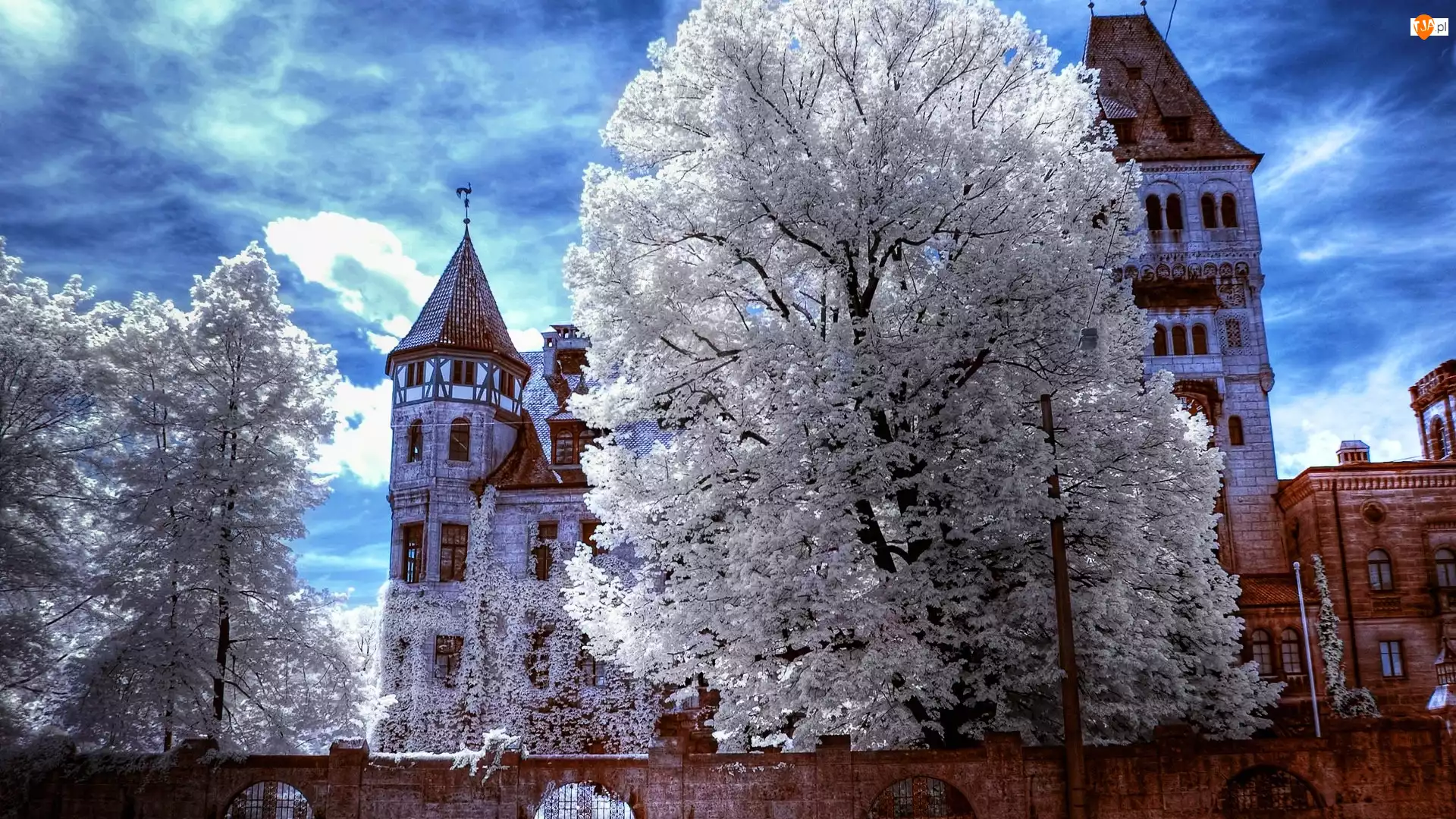 Rumunia, Zamek w Branie, Miejscowość Bran, Castelul Bran, Siedmiogród