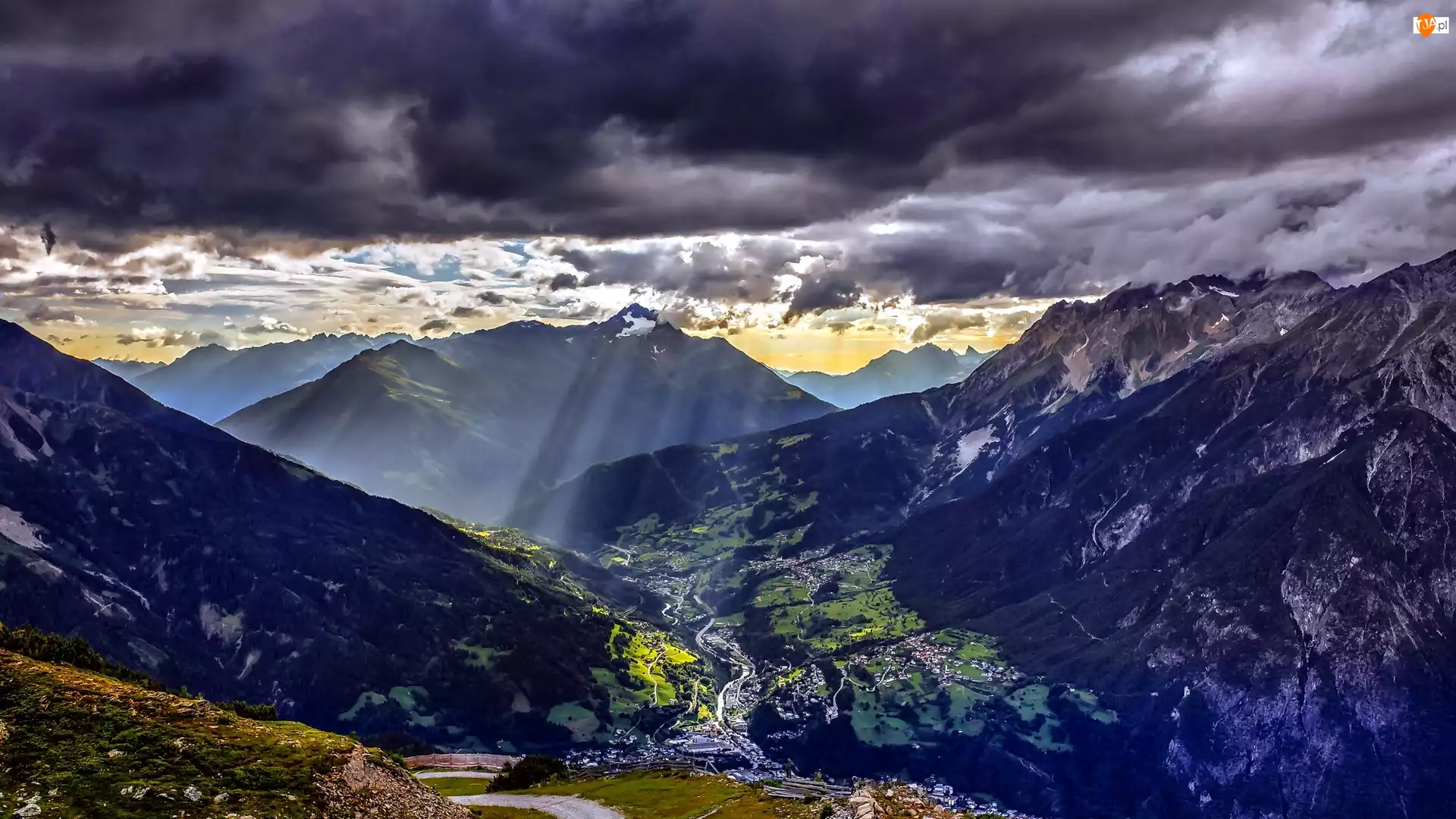 Burzowe Chmury, Torsten Muehlbacher, Alpy, Dolina