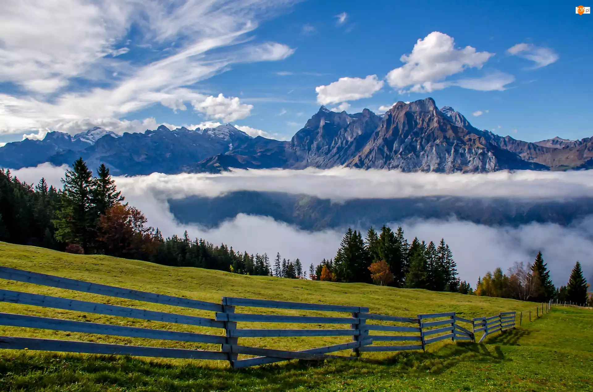 Szwajcaria, Góry Alpy, Chmury, Krajobraz, Łąka, Ogrodzenie