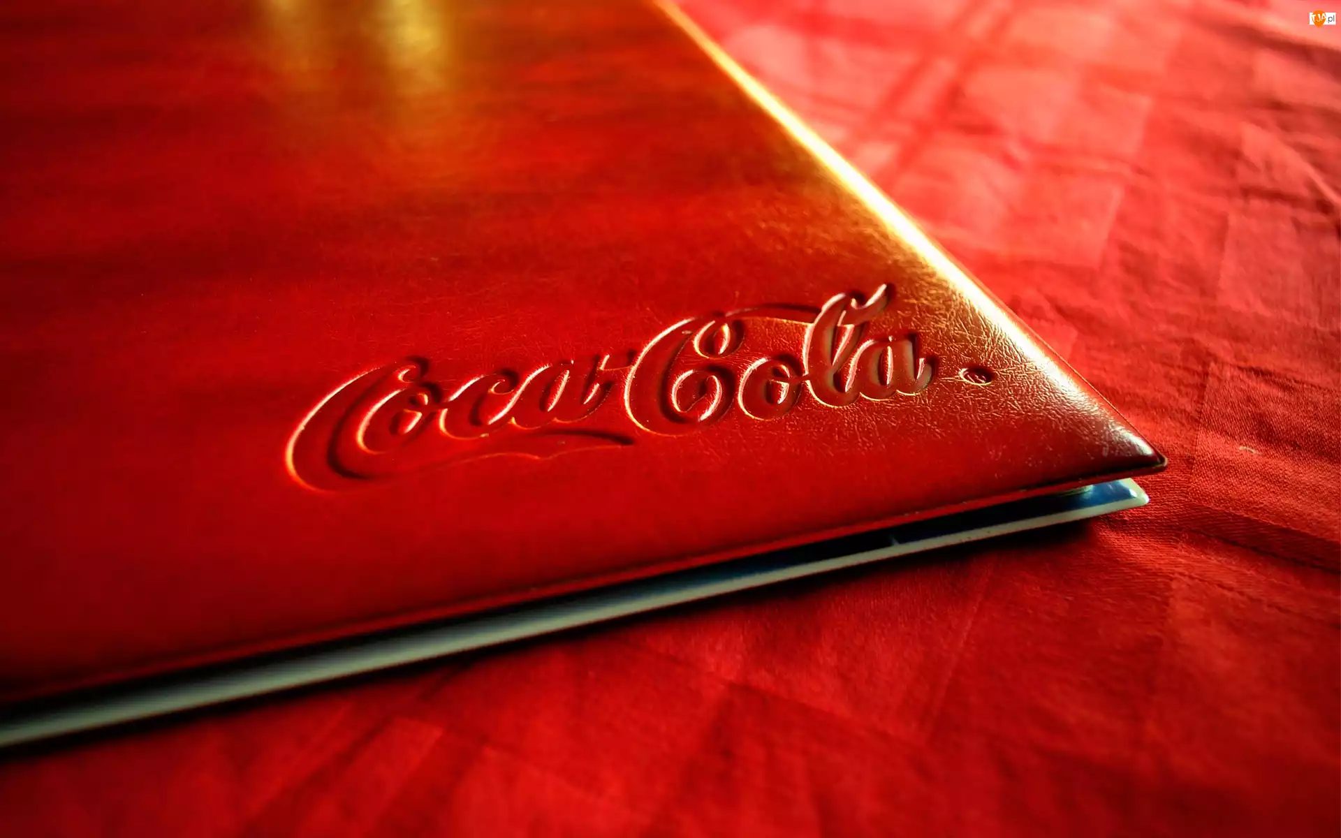 Coca Cola, Czerwona Książka, Napis