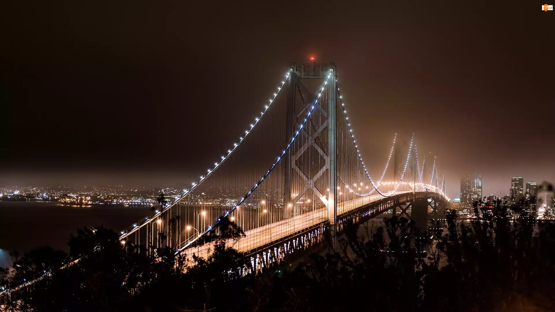 Most, Miasto, Nocą