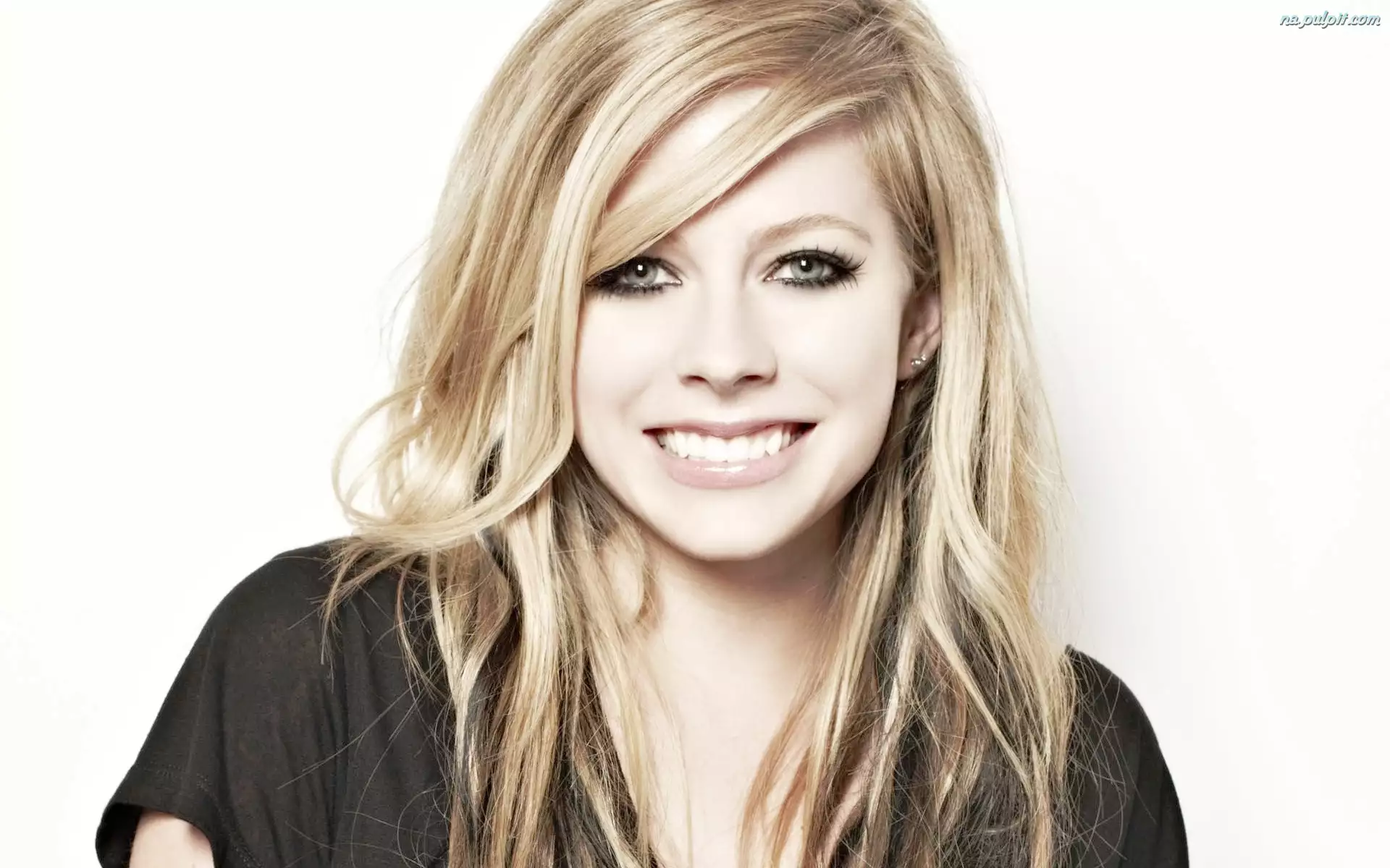 Uśmiech, Avril Lavigne, Piosenkarka