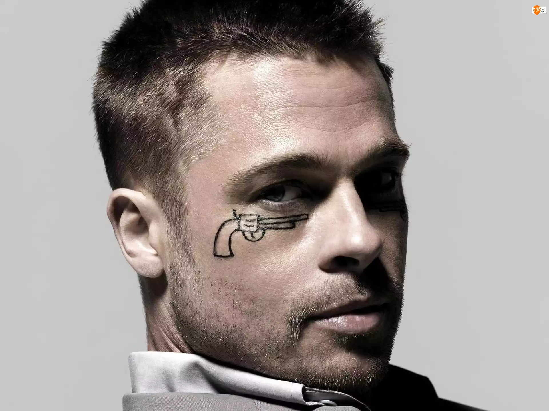 Zarost
































66

















+, Brad Pitt, Tatuaż