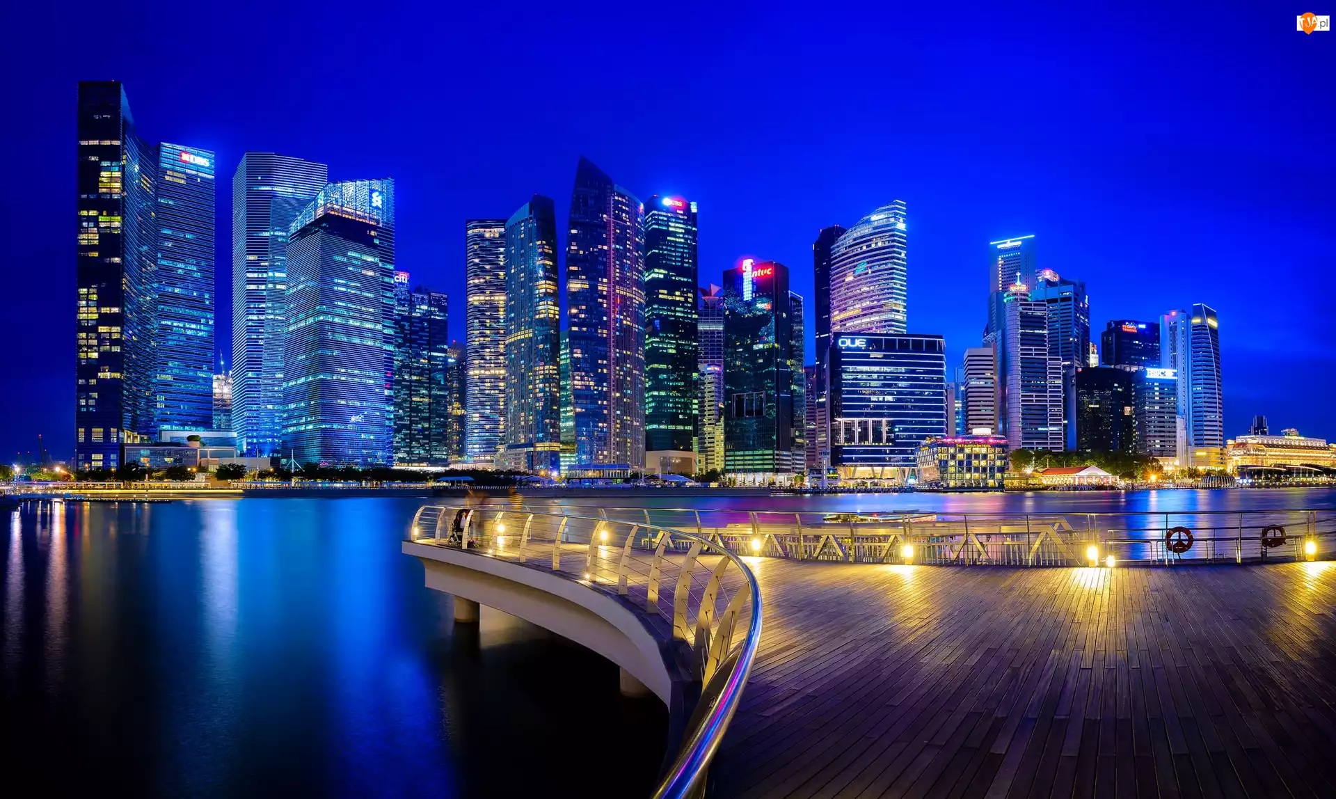 Miasto Nocą, Singapur, Wieżowce, Pomost
