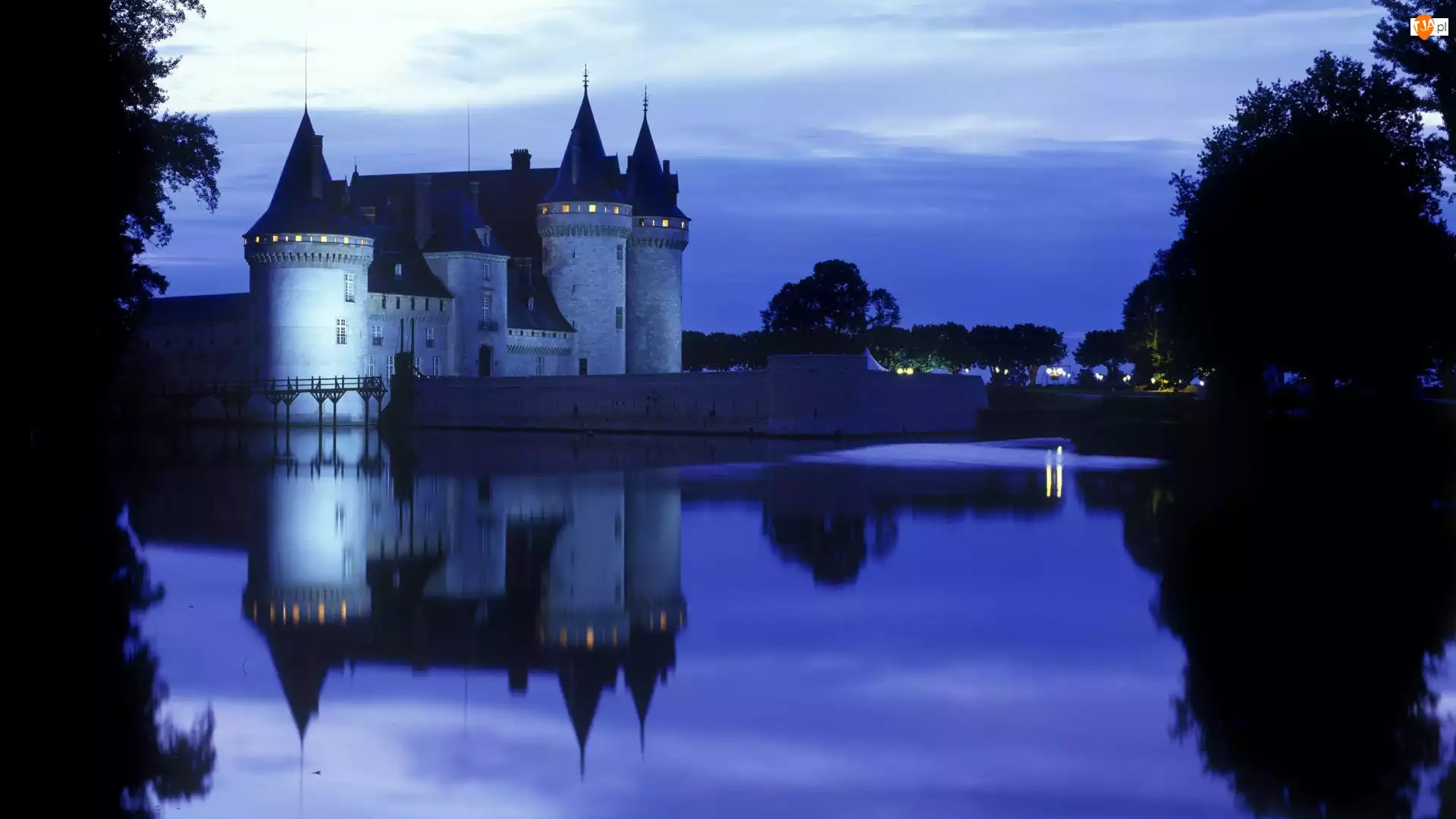 Francja, Zamek w Sully Sur Loire, Chateau de Sully-sur-Loire