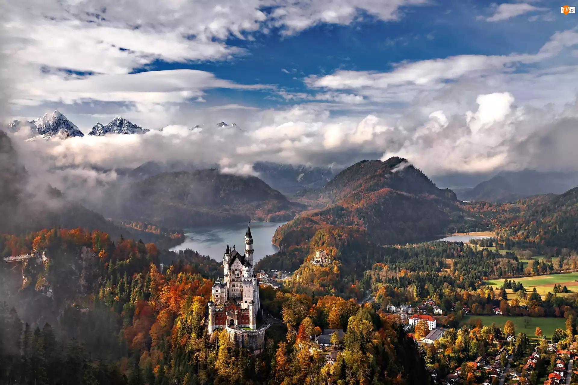 Niemcy, Zamek Neuschwanstein, Góry, Jesień, Jezioro