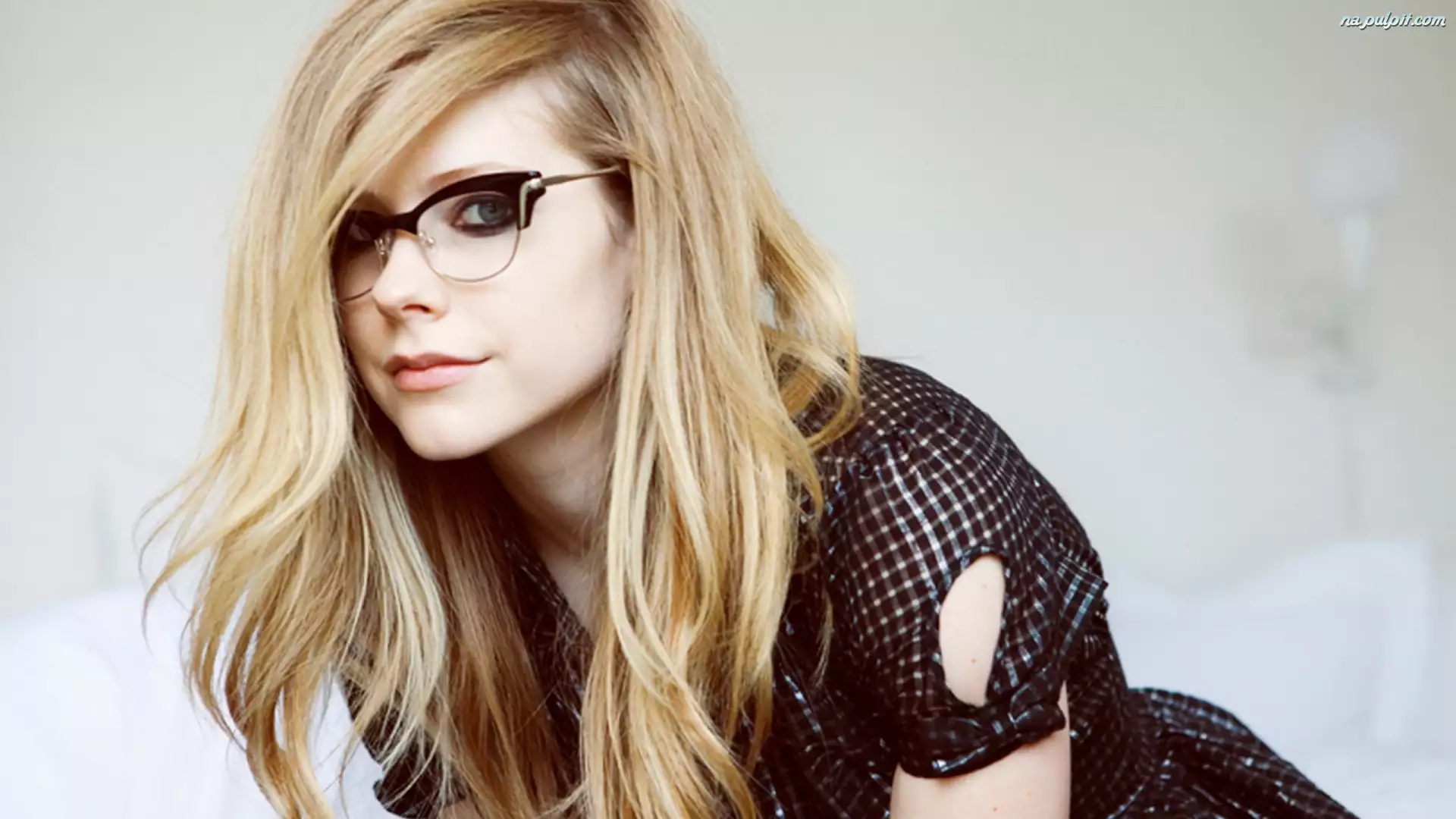 Okulary, Avril Lavigne, Piosenkarka