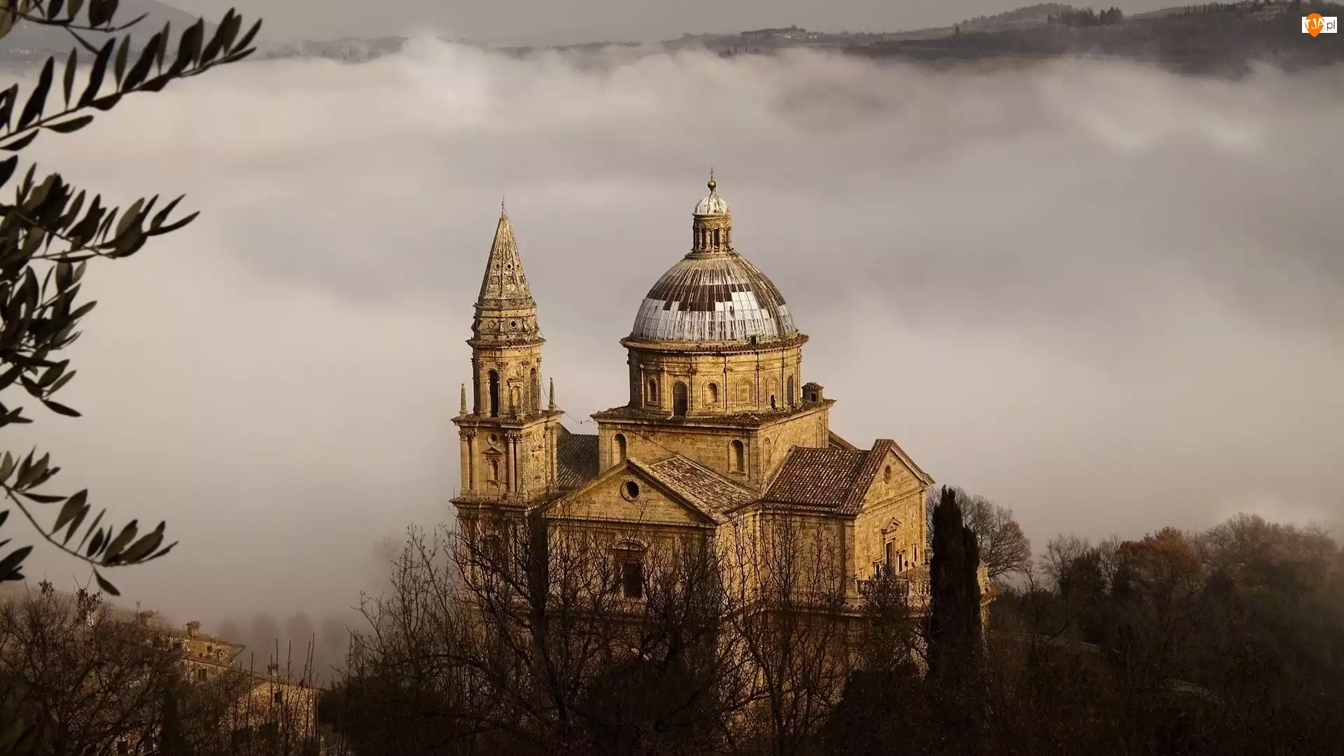 Włochy, Kościół, Mgła