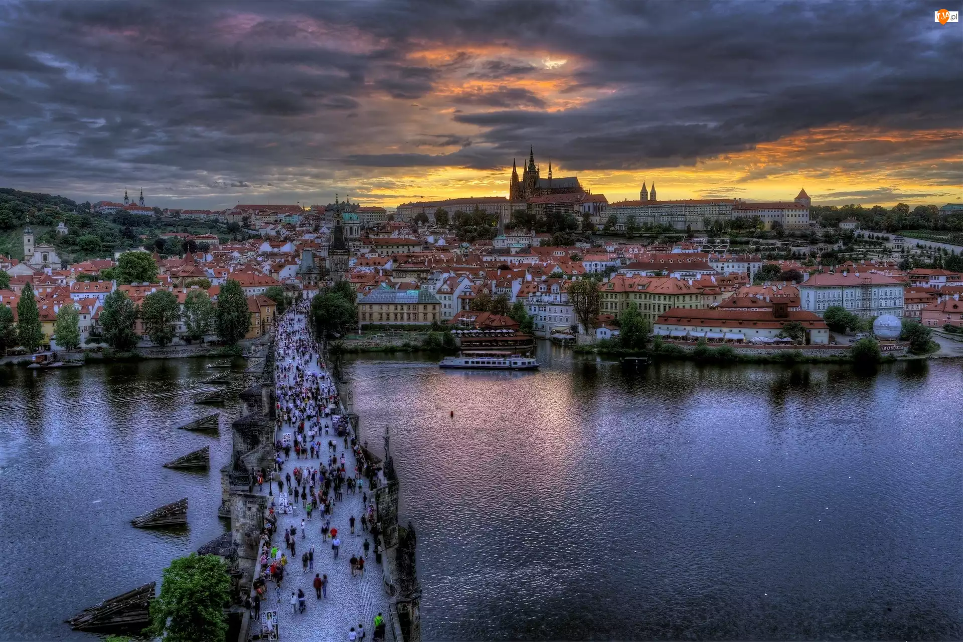 Most Karola, Miasto, Praga