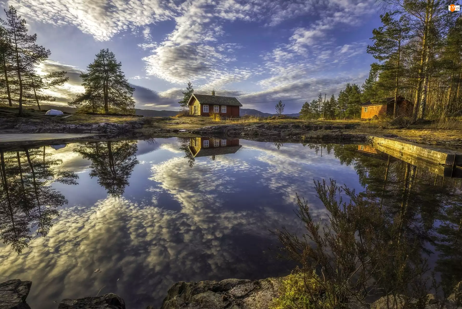 Drzewa, Dom, Norwegia, Ringerike, Odbicie, Jezioro, Chmury