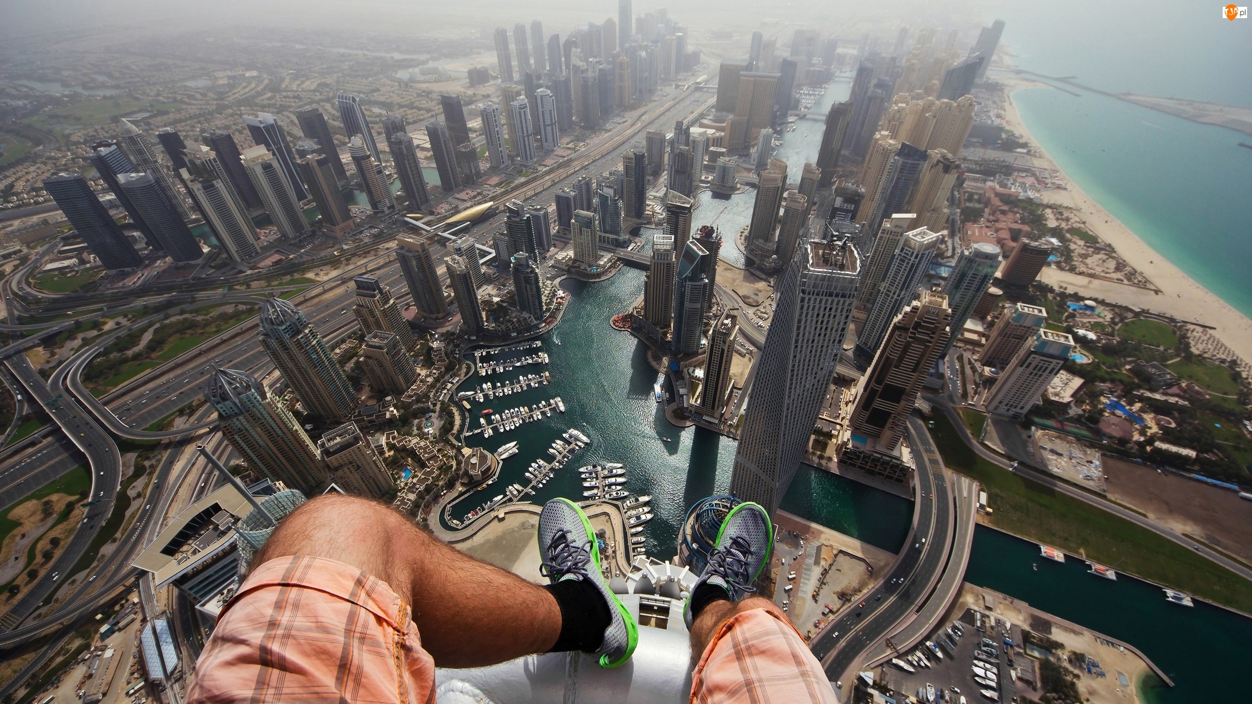 Nogi, Miasto, Dubaj