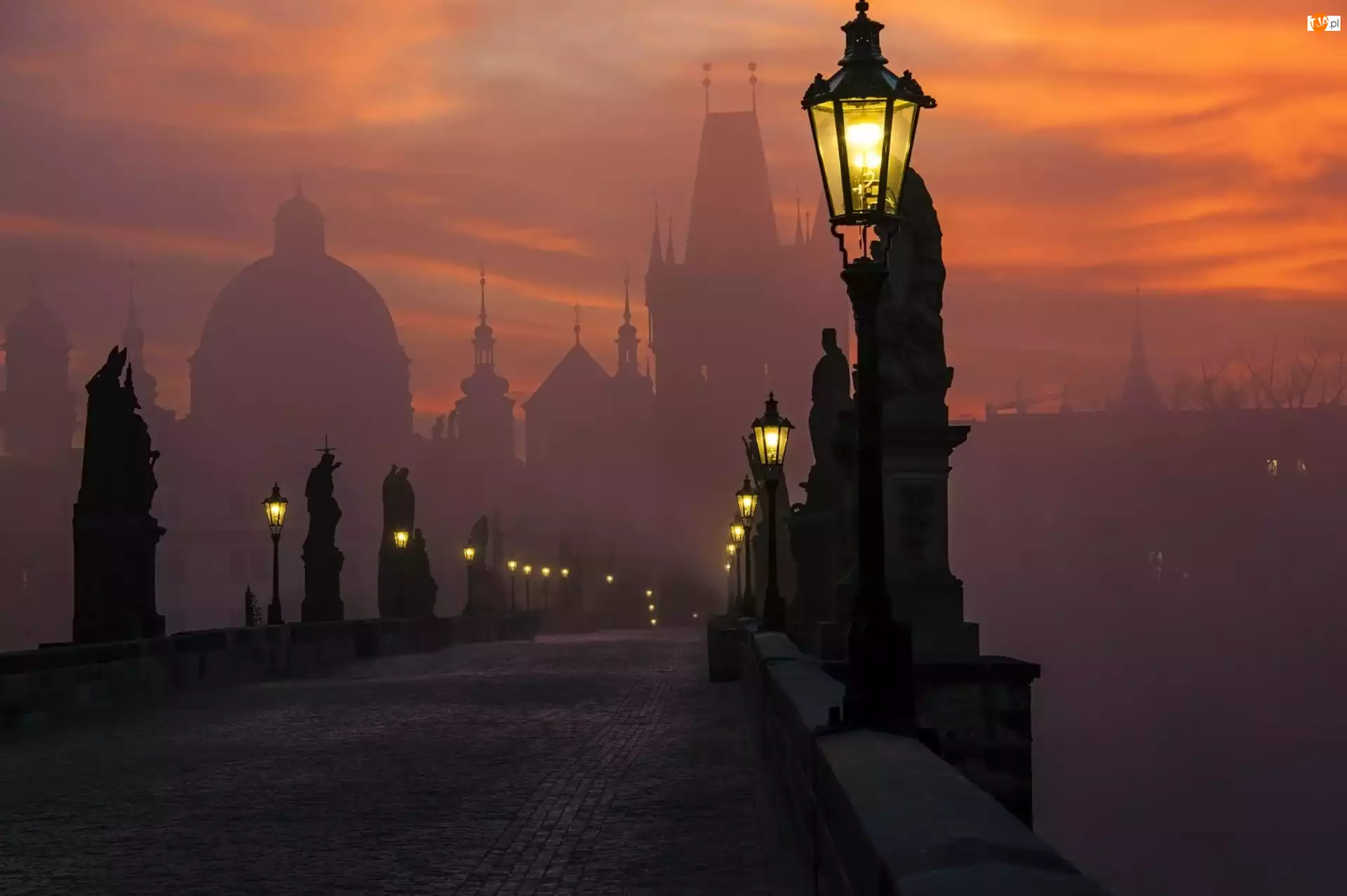 Praga, Mgła, Most Karola, Chmury, Czechy
