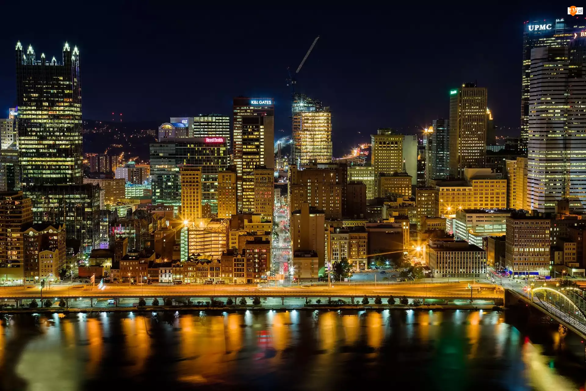 Nocą, Pittsburgh, Miasto