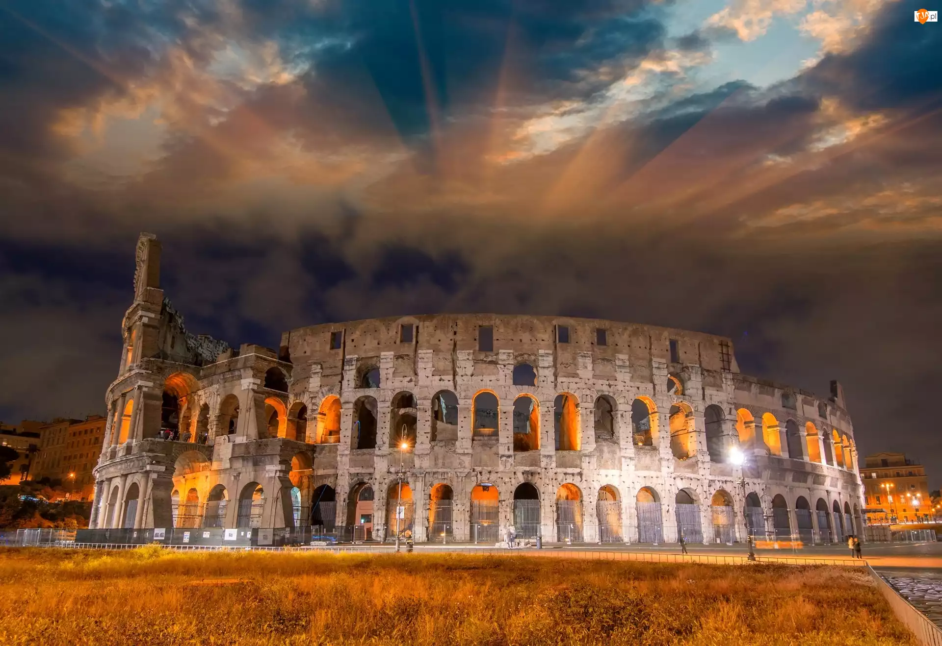 Rzym, Koloseum, Włochy, Oświetlone