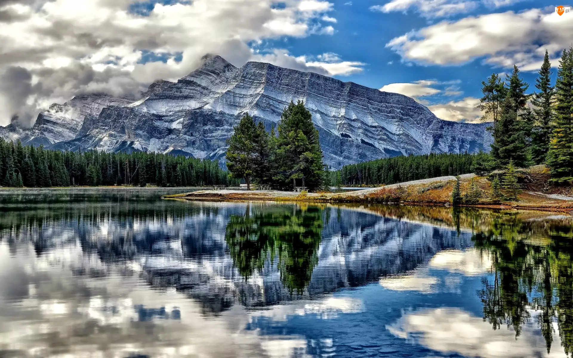 Jezioro Odbicie, Park Narodowy Banff, Góry, Kanada, Lasy