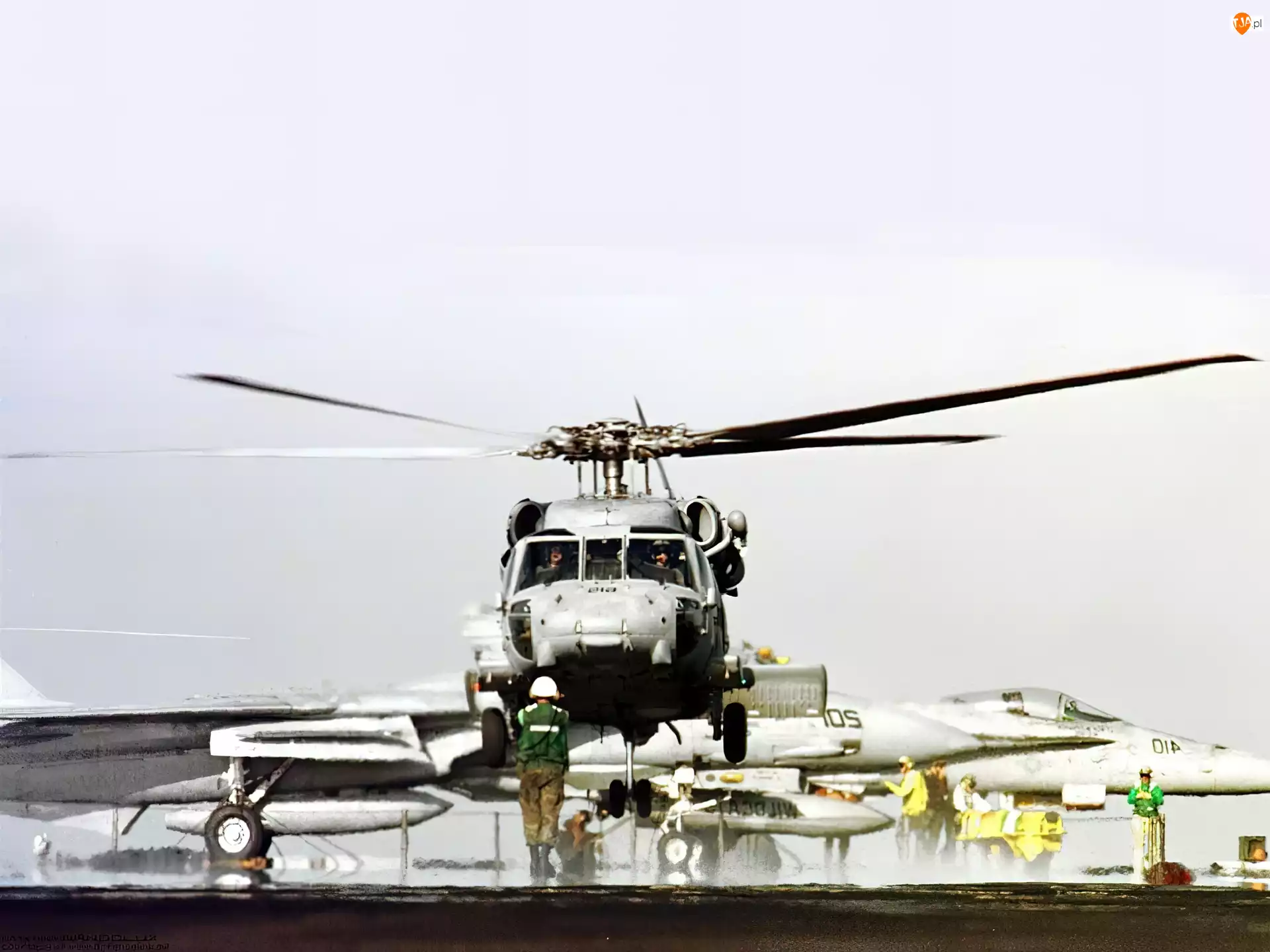 SH-60 Sea Hawk, Lotniskowiec, Helikopter