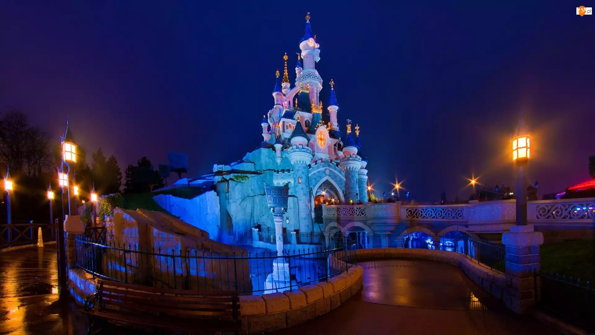 Paryż, Zamek Śpiącej Królewny, Sleeping Beauty Castle, Noc, Disneyland, Francja