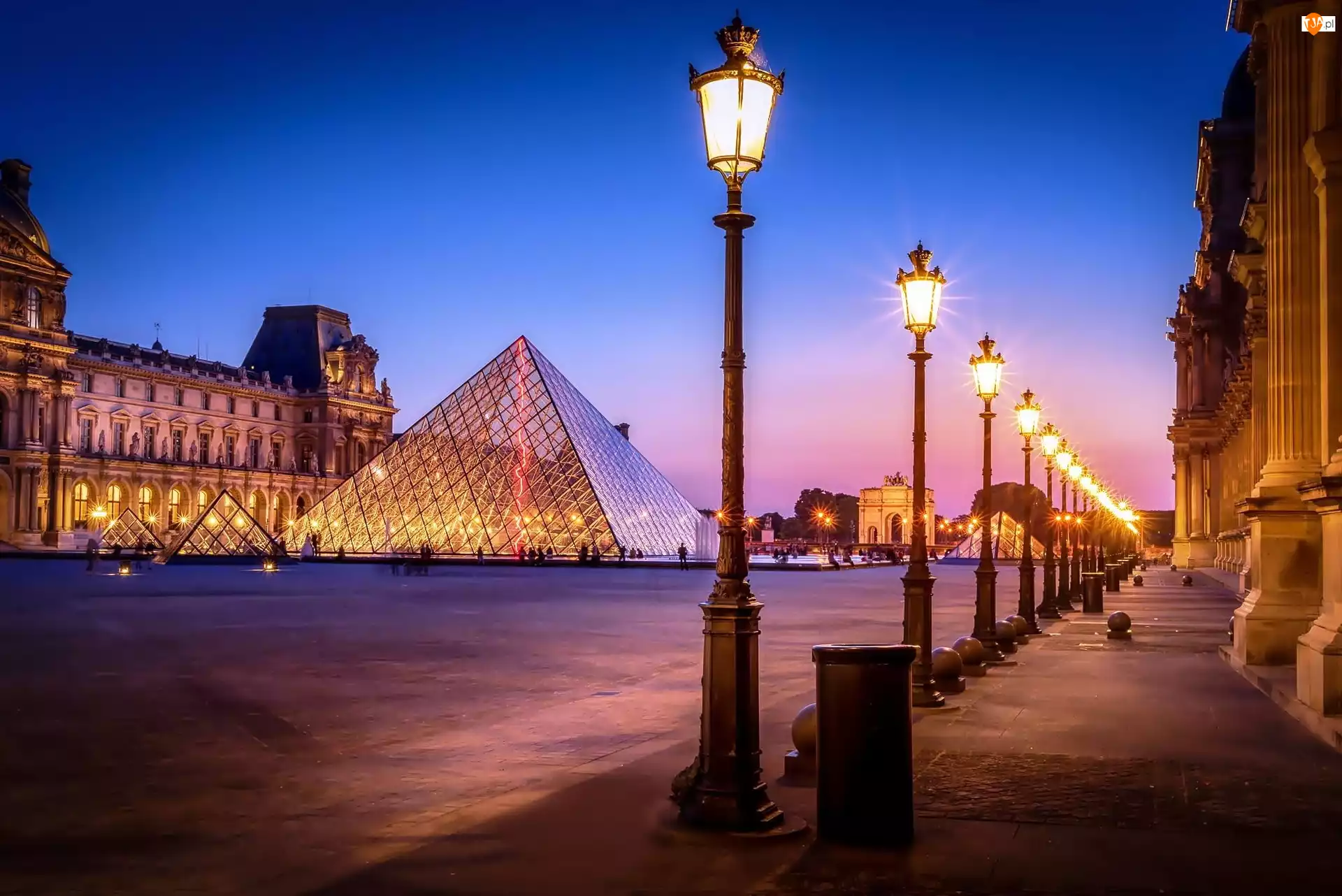 Luwr, Francja, Piramida, Paryż