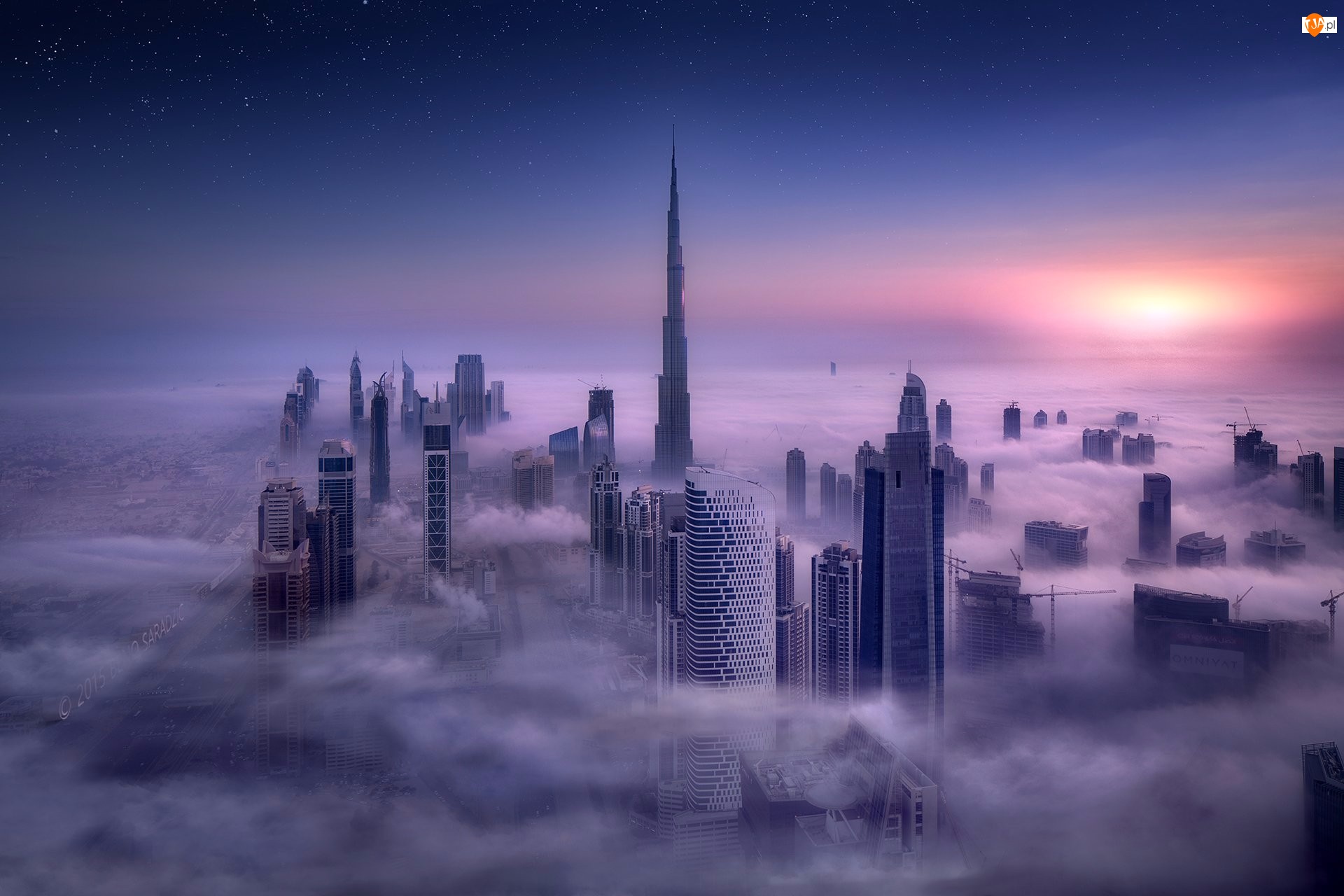 Wieżowiec Burdż Chalifa, Zjednoczone Emiraty Arabskie, Mgła, Dubaj, Drapacze chmur