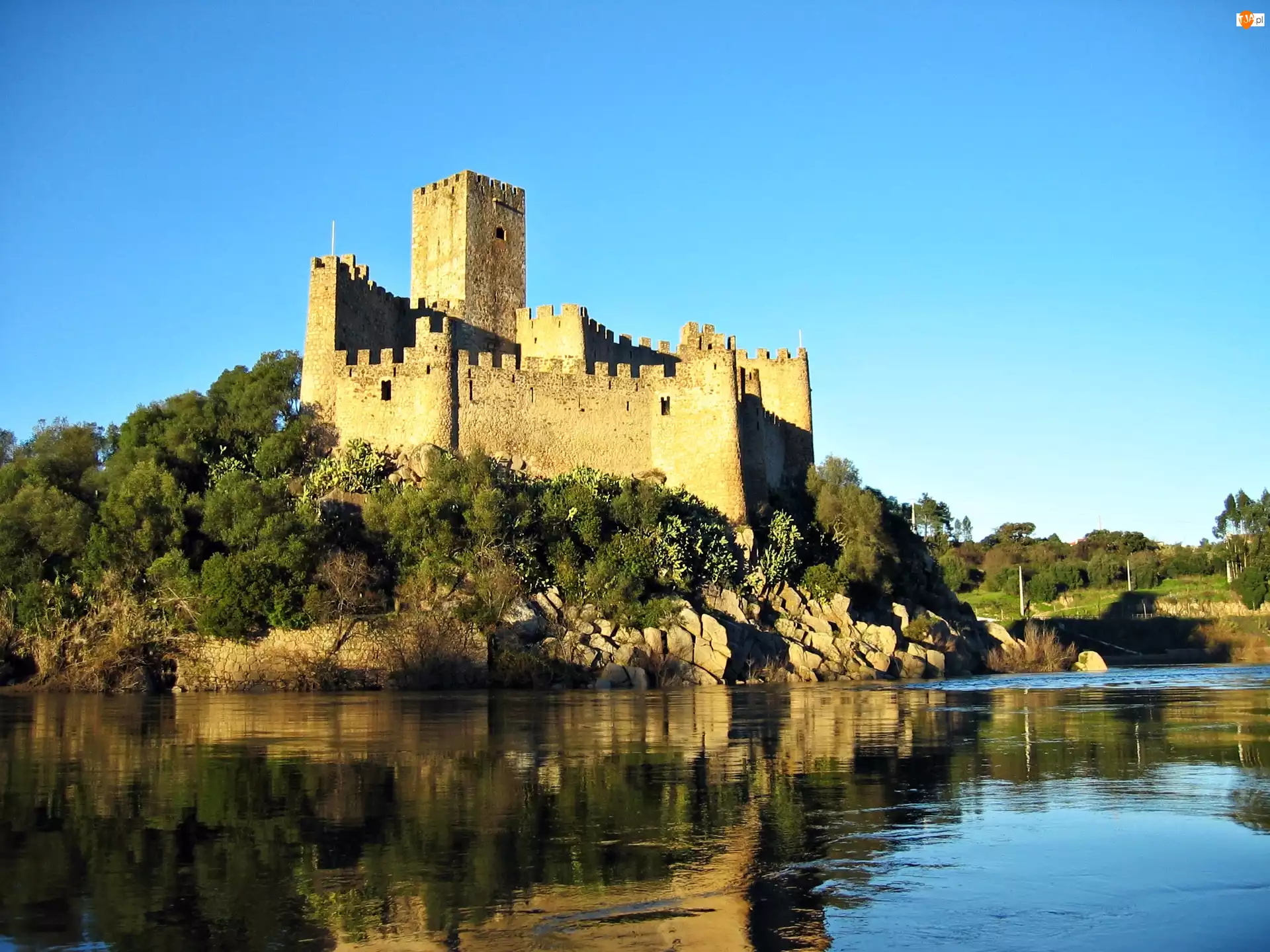 Dystrynkt Sanatrem, Rzeka Tag, Castle of Almourol, Zamek Almourol, Portugalia