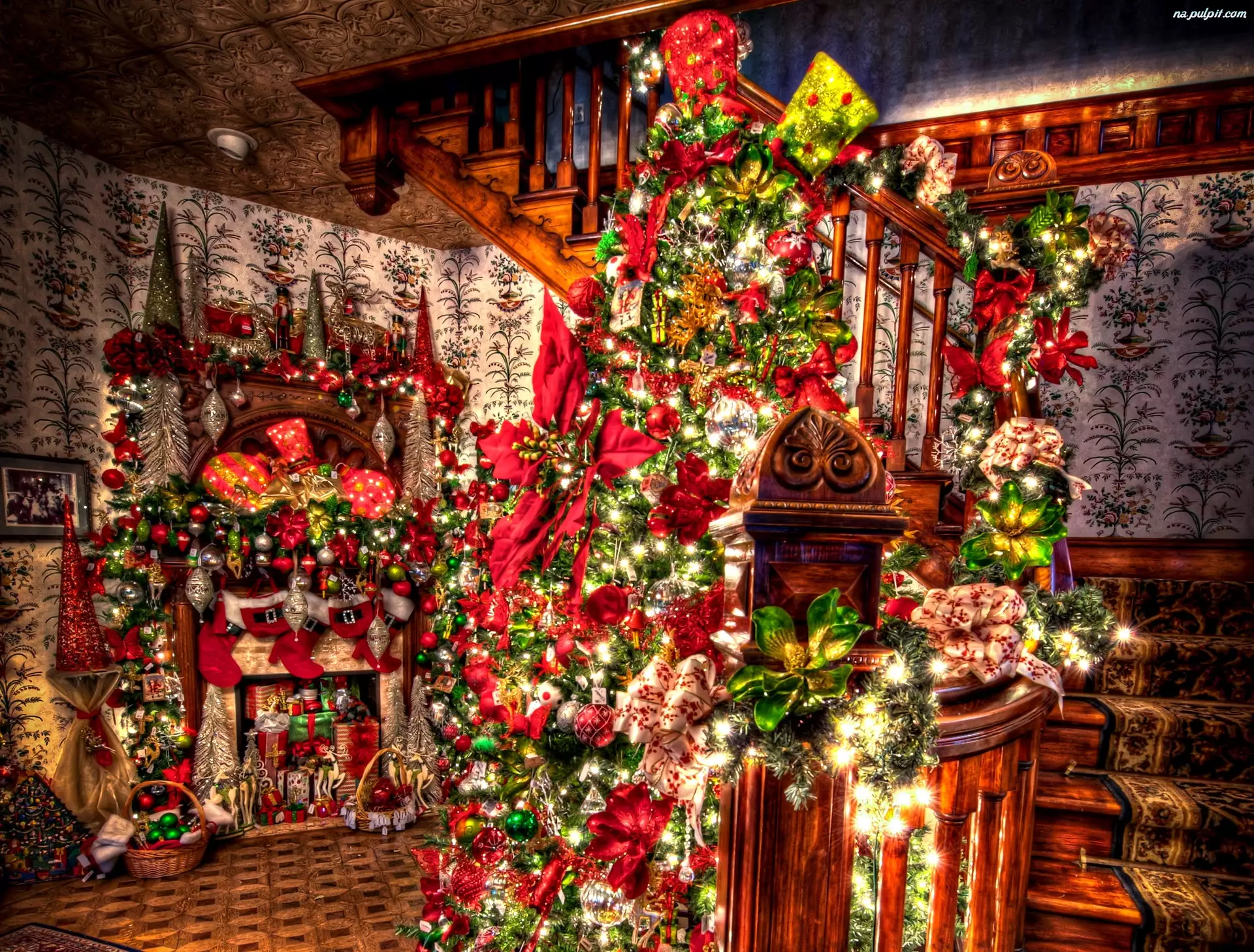 Święta, Boże Narodzenie, Prezenty, Kolorowa Choinka, Wnętrze