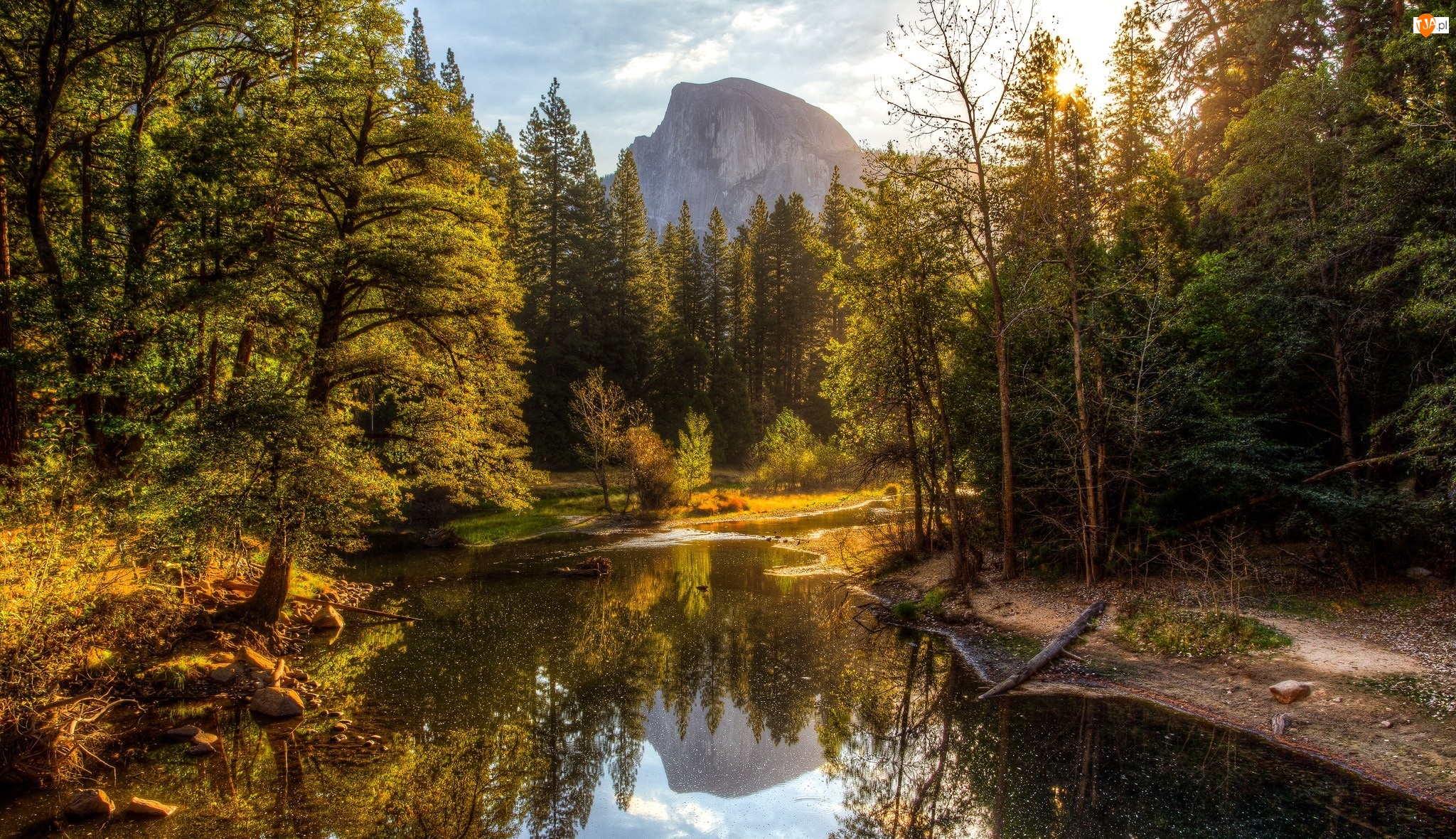 Jesień, Rzeka Merced, Stan Kalifornia, Góry, Stany Zjednoczone, Góra Half Dome, Park Narodowy Yosemite, Drzewa