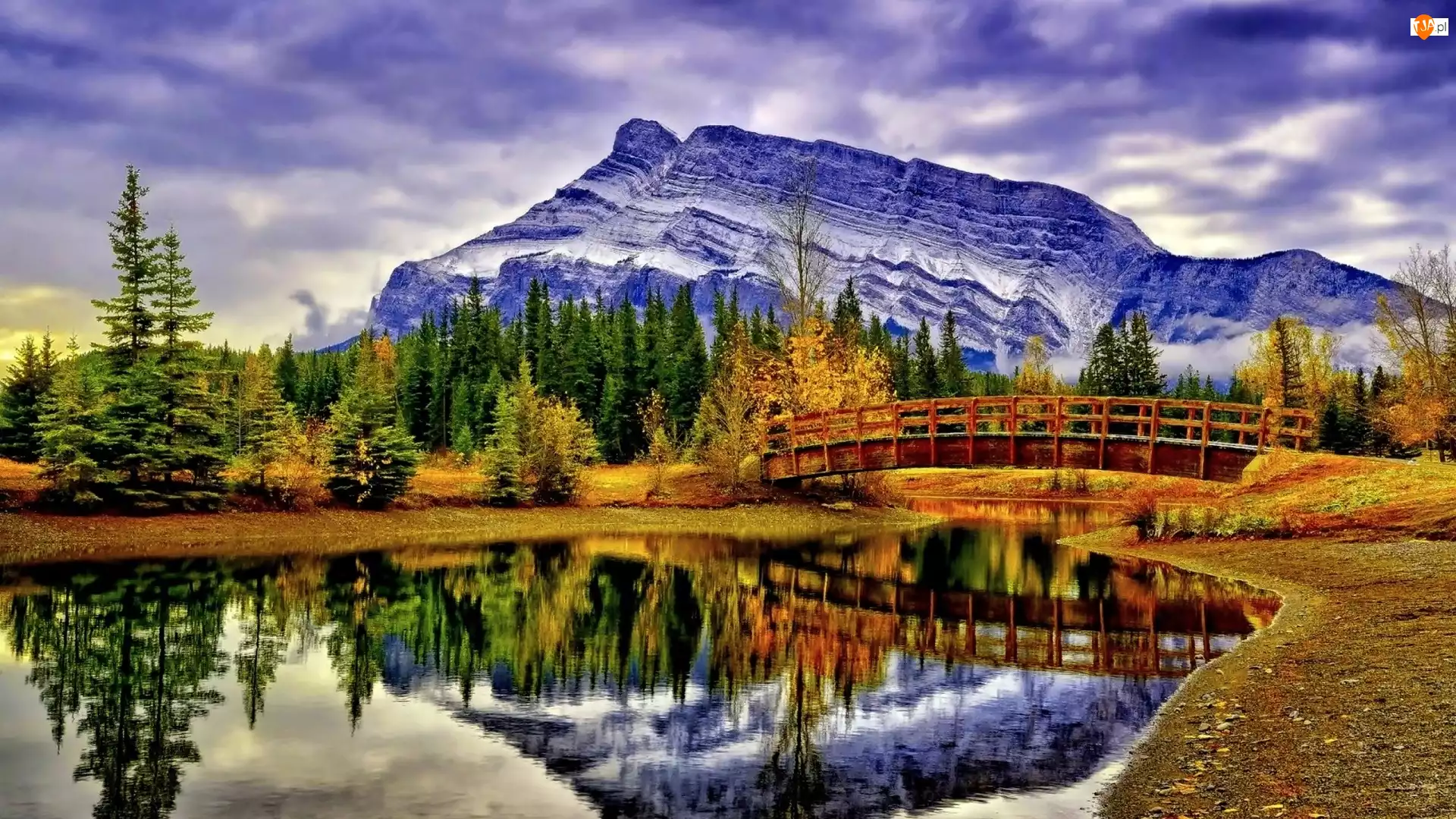 Jesień, Prowincja Alberta, Most, Lasy, Jezioro Vermilion Lakes, Park Narodowy Banff, Góry, Kanada, Szczyt Mount Rundle