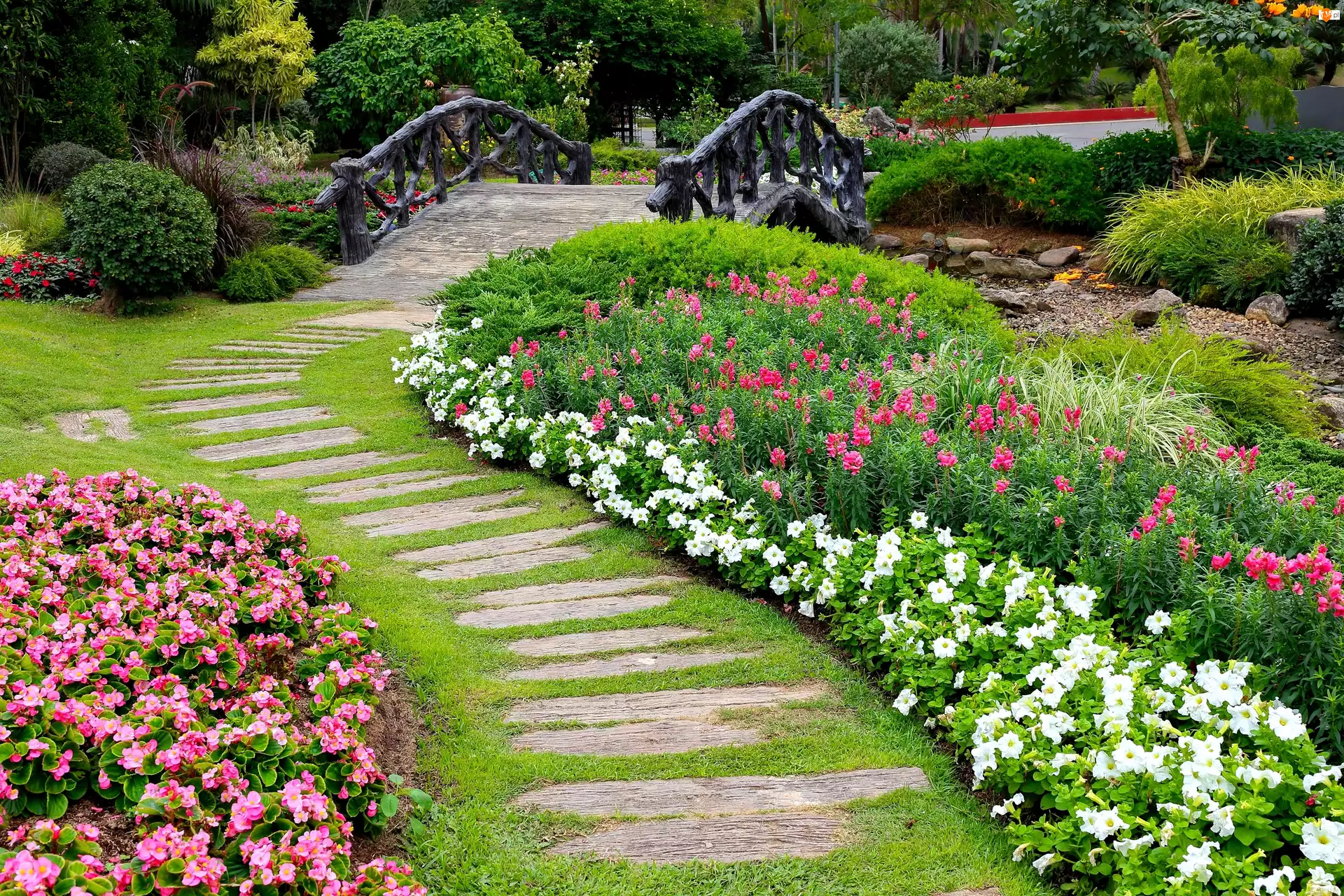 Mostek, Ogród, Ścieżka, Kwiaty