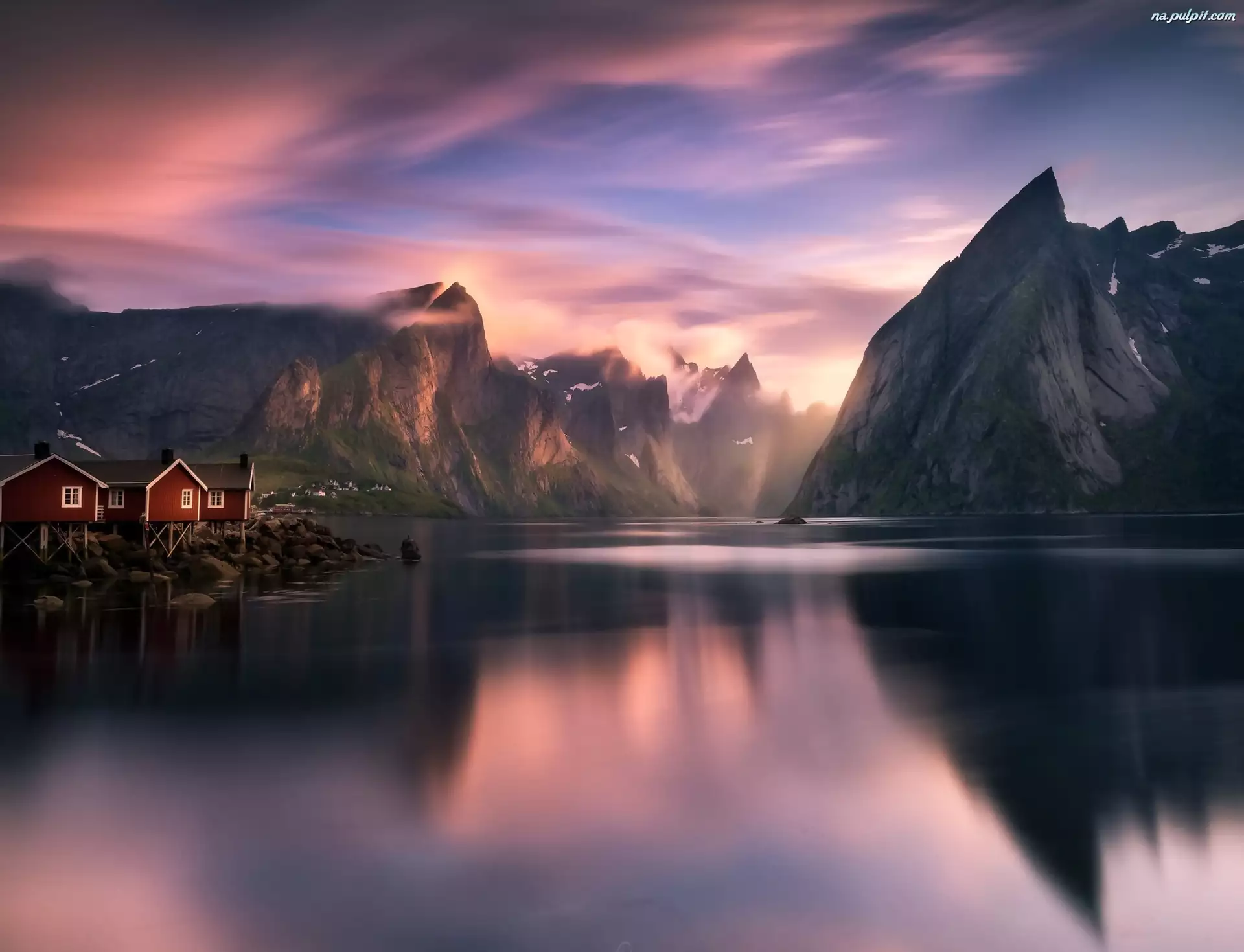 Lofoty, Norwegia, Góry, Wioska Hamnoy, Morze