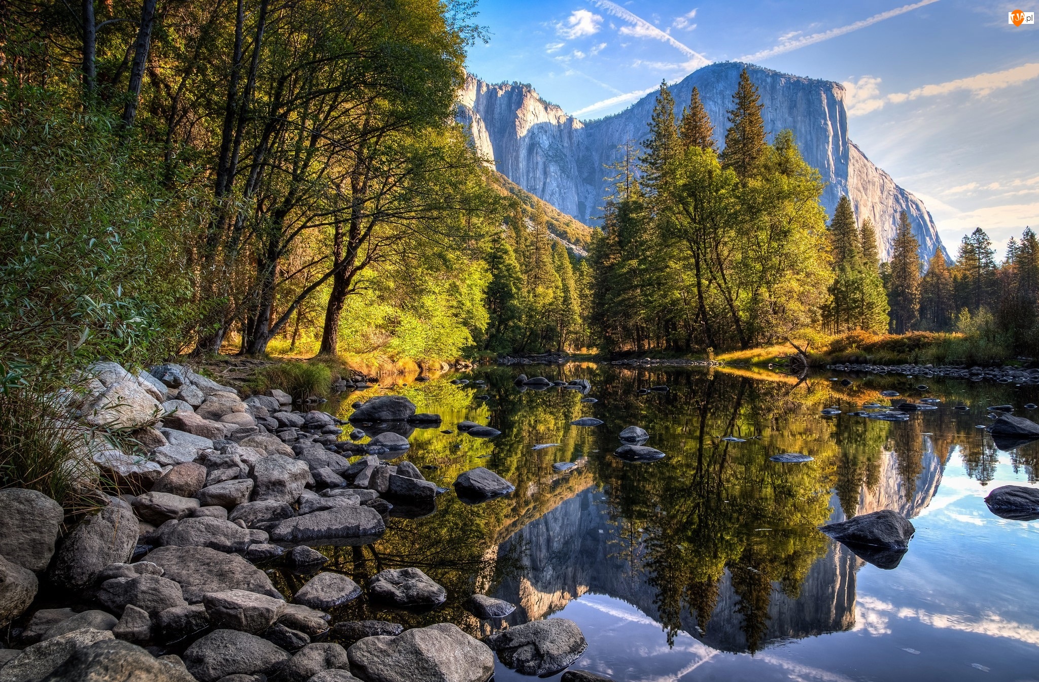 Kamienie, Drzewa, Kalifornia, Rzeka, Stany Zjednoczone, Odbicie, Park Narodowy Yosemite, Góry