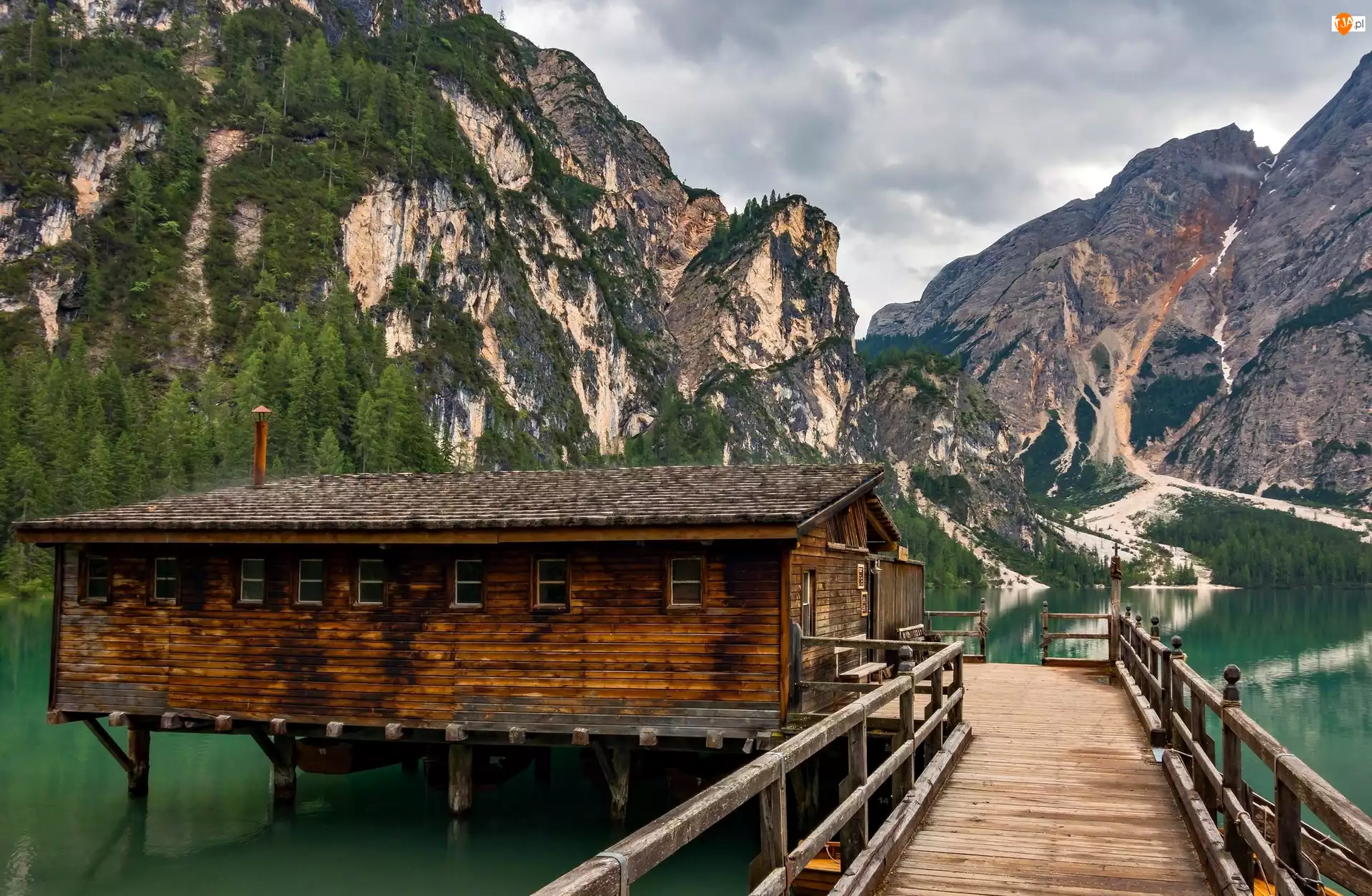 Dolomity, Pomost, Włochy, Szopa, Góry, Jezioro Pragser Wildsee