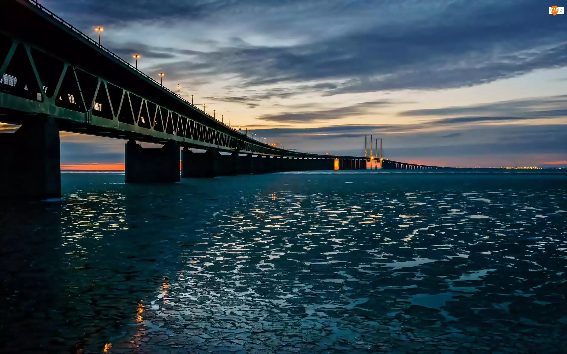 Most, Szwecja, Jezioro