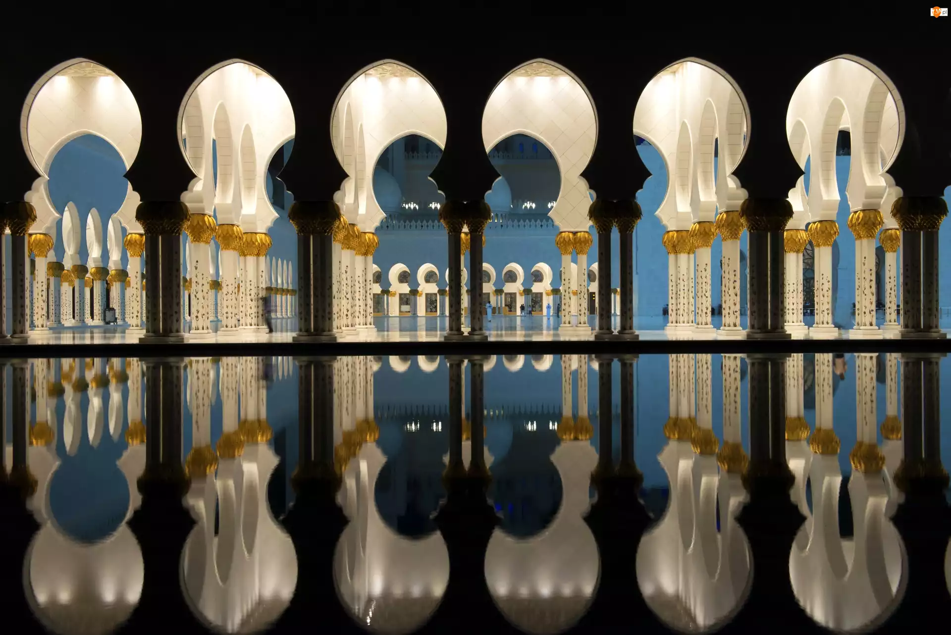 Meczet, Abu Dhabi, Wnętrze, Odbicie