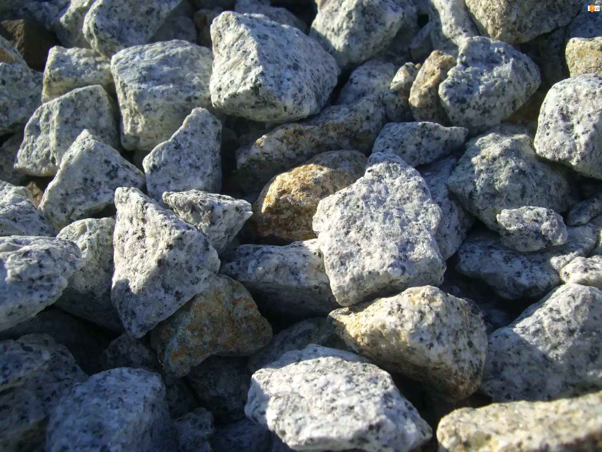 Kamienie, Granit