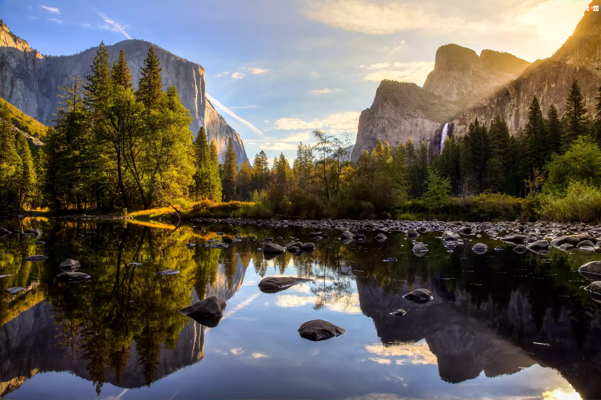 Kamienie, Góry, Stan Kalifornia, Stany Zjednoczone, Drzewa, Park Narodowy Yosemite, Rzeka