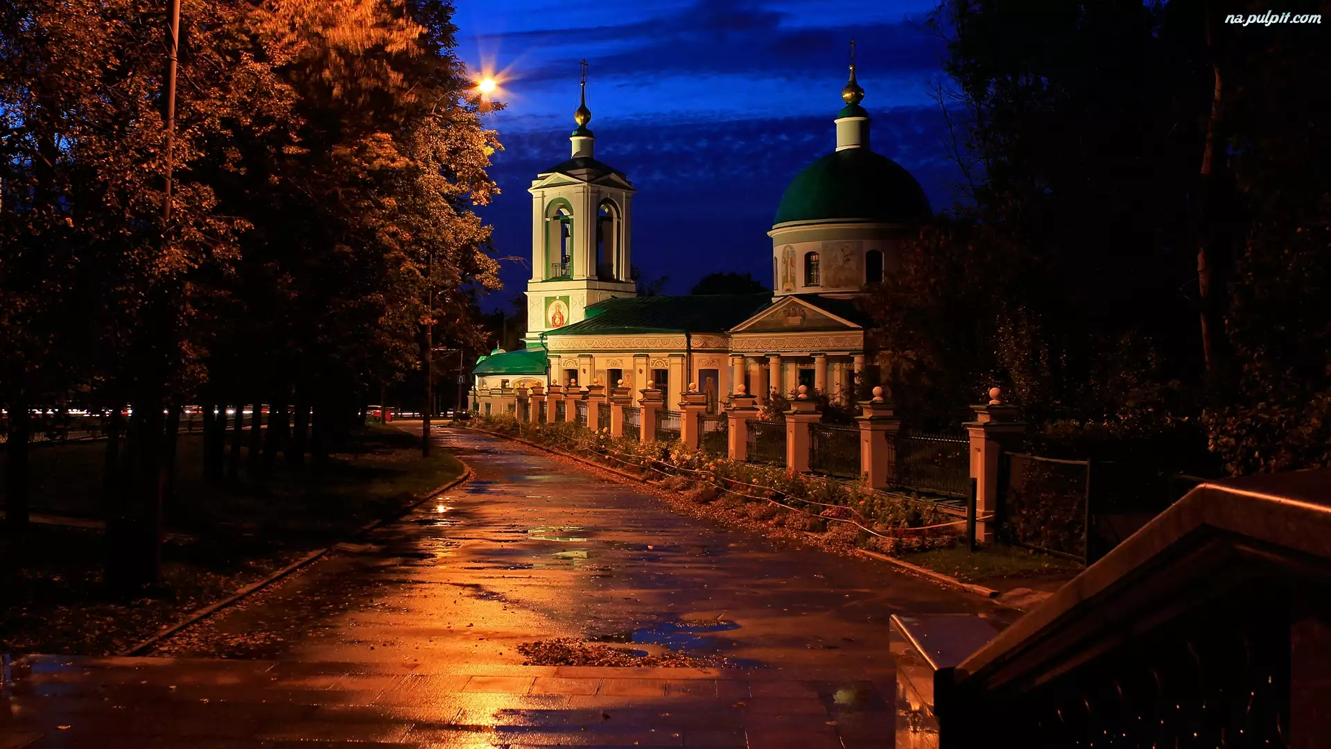 Rosja, Cerkiew Trójcy Świętej, Moskwa, Wzgórza Worobiowe
