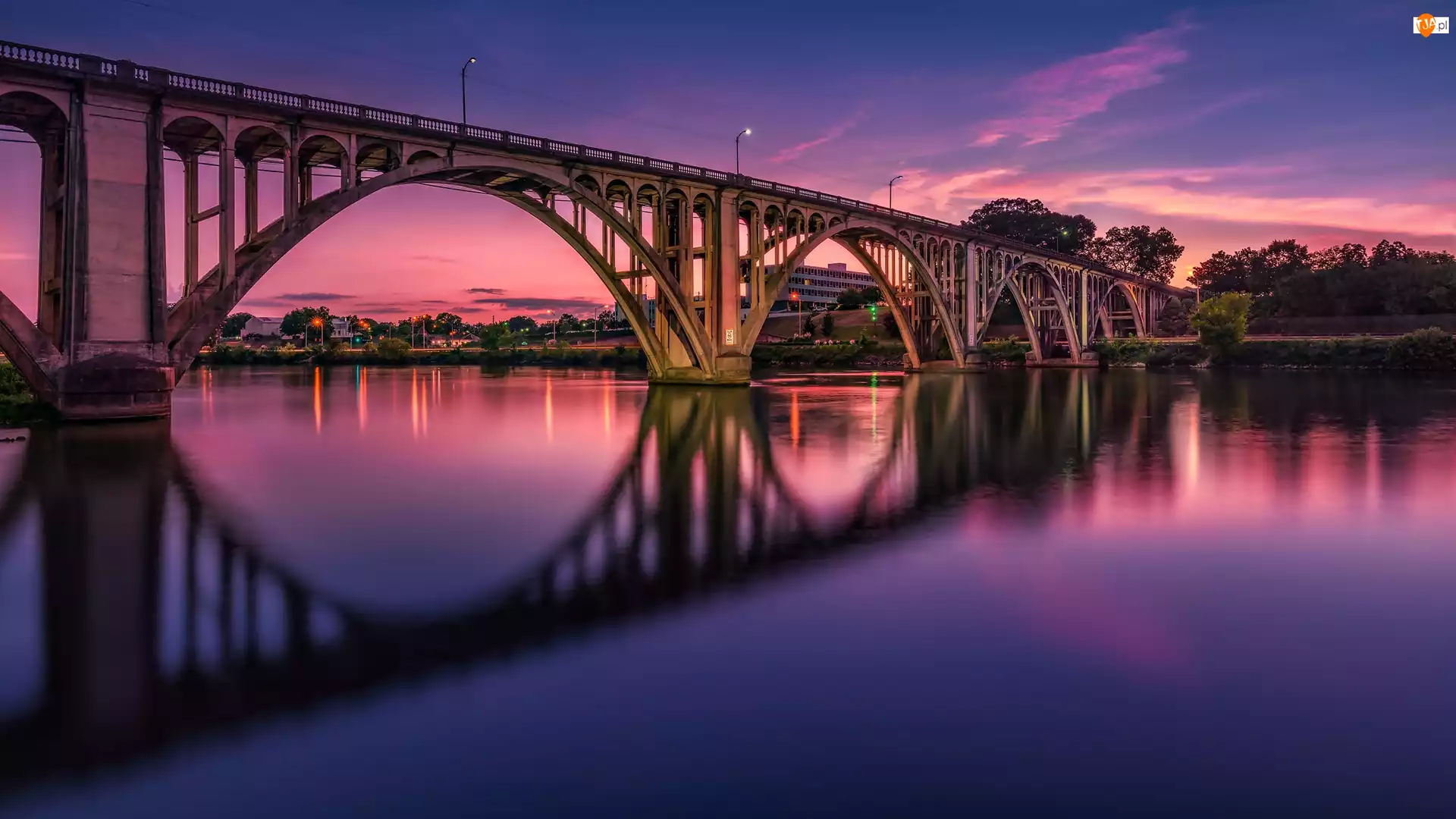 Gadsden, Rzeka Coosa River, Stany Zjednoczone, Odbicie, Stan Alabama, Most Coosa River Memorial Bridge