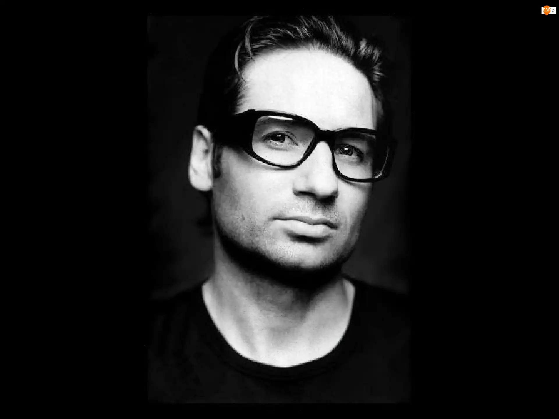 okulary, David Duchovny, czarna koszulka
