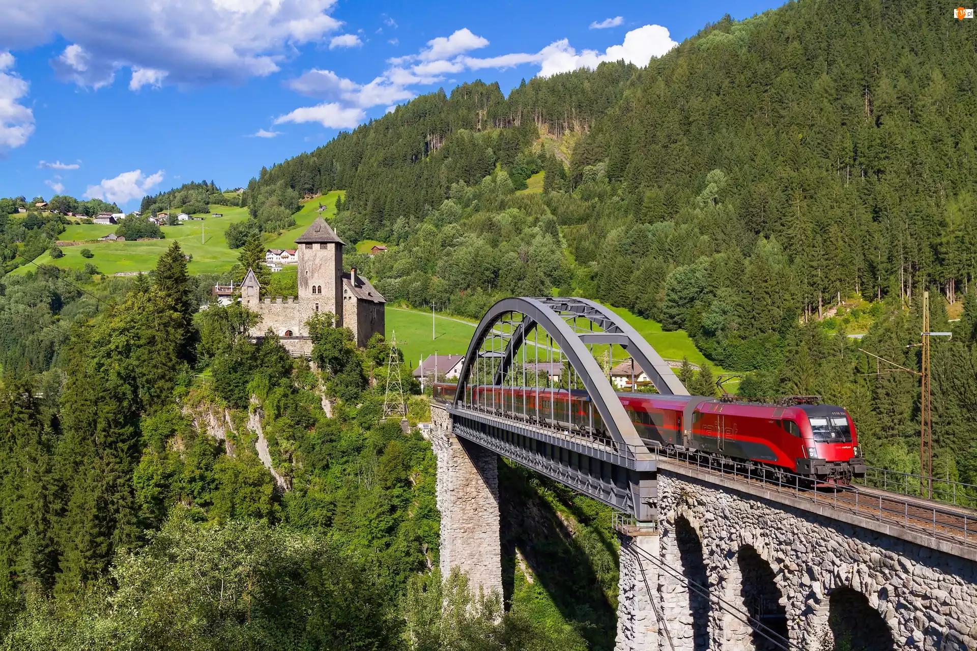 Pociąg, Zamek Wiesberg, Tyrol, Austria, Most Trisanna Bridge