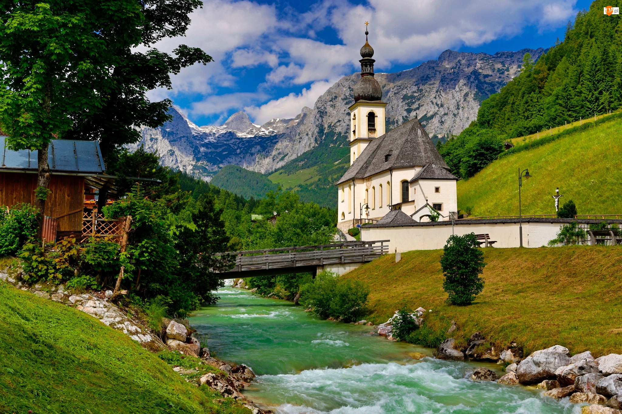 Kościół św. Sebastiana, Góry Alpy, Park Narodowy Berchtesgaden, Drzewa, Bawaria, Kamienie, Niemcy, Most, Ramsau bei Berchtesgaden, Rzeka Ramsauer Ache