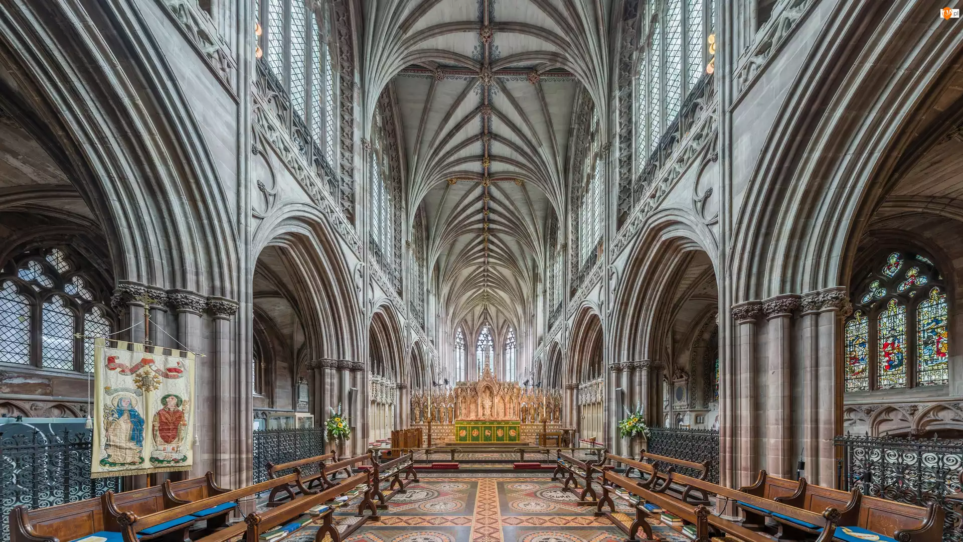 Hrabstwo Staffordshire, Miasto Lichfield, Ławki, Anglia, Ołtarz, Kościół katedralny Najświętszej Maryi Panny i świętego Chada, Katedra w Lichfield