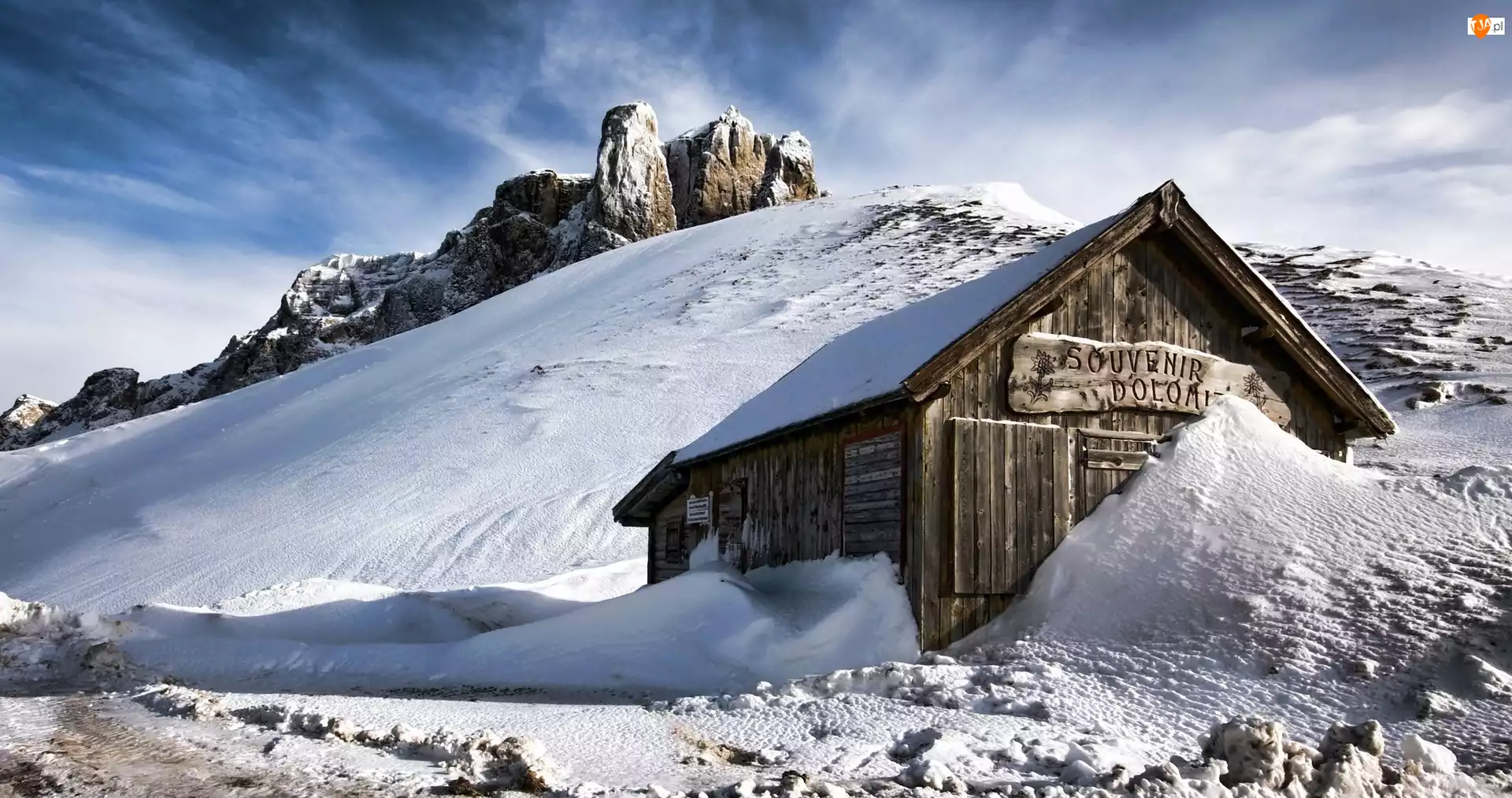 Region Trydent-Górna Adyga, Sklepik pamiątkarski Souvenir Dolomiti, Dolomity, Włochy, Przełęcz Sella Pass