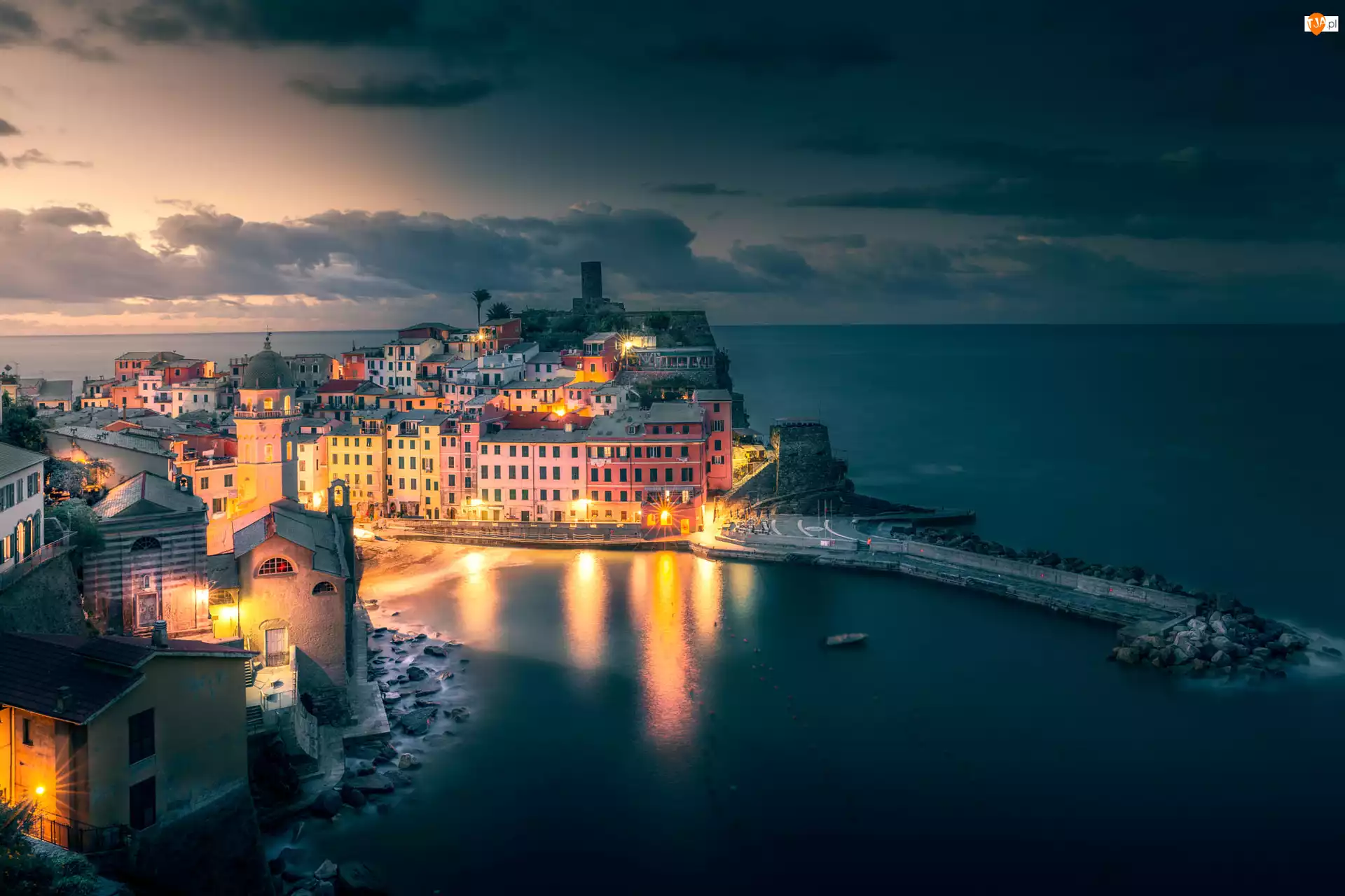 Cinque Terre, Vernazza, Domy, Morze, Włochy, Światła