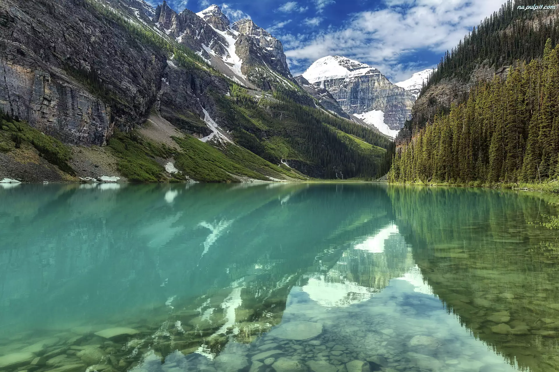Park Narodowy Banff, Jezioro Lake Louise, Kanada, Góry Canadian Rockies, Prowincja Alberta, Chmury, Las