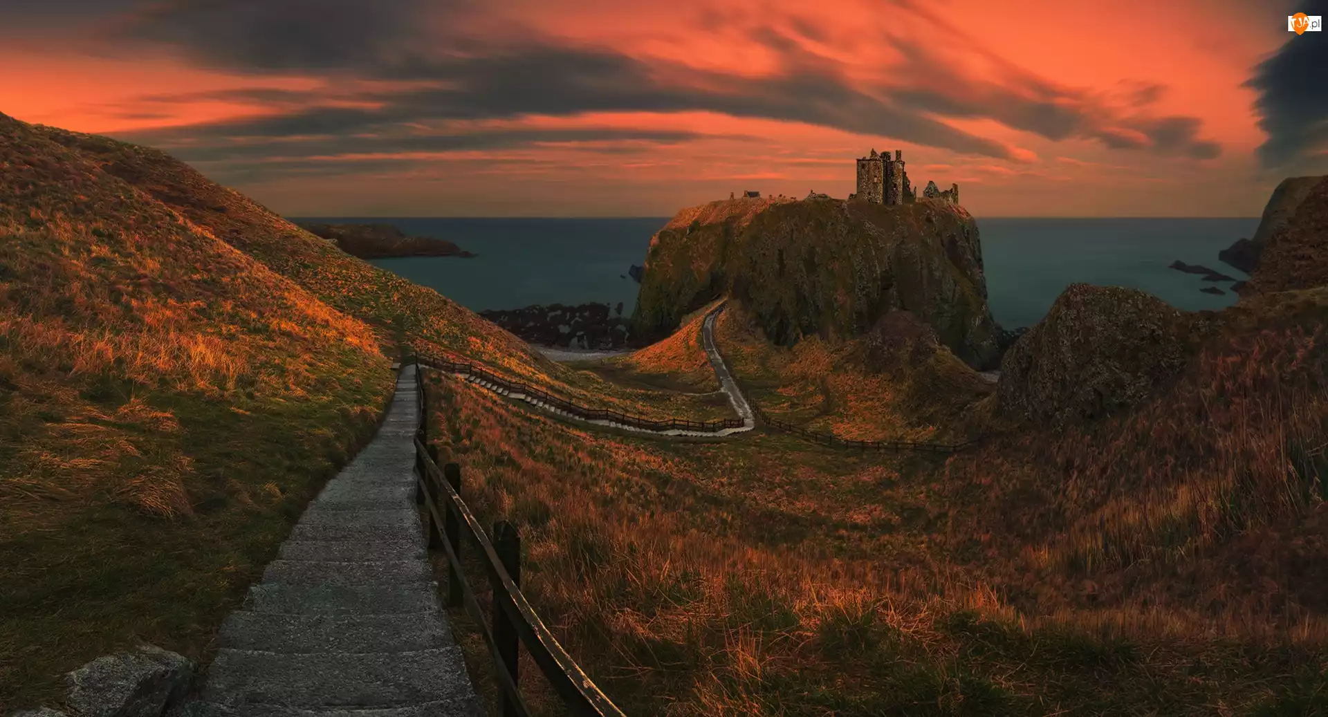 Stonehaven, Morze, Chmury, Szkocja, Zachód słońca, Skała, Zamek Dunnottar