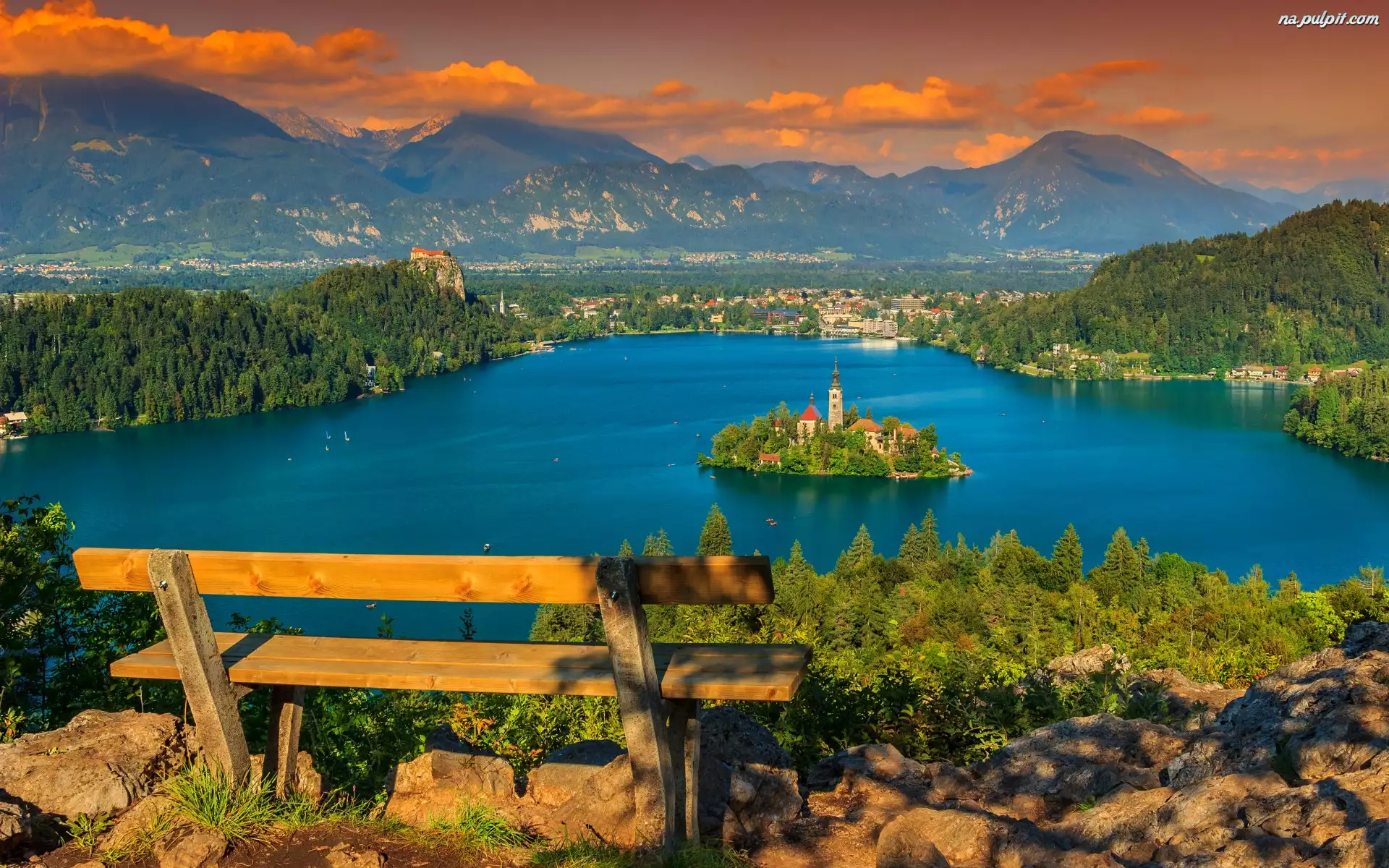 Jezioro Bled, Wyspa Blejski Otok, Ławka, Słowenia, Góry, Zachód słońca, Kościół