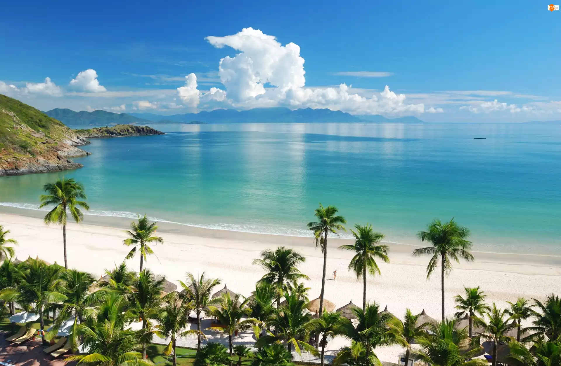 Plaża An Bang Beach, Morze, Chmury, Wietnam, Palmy, Hoi An