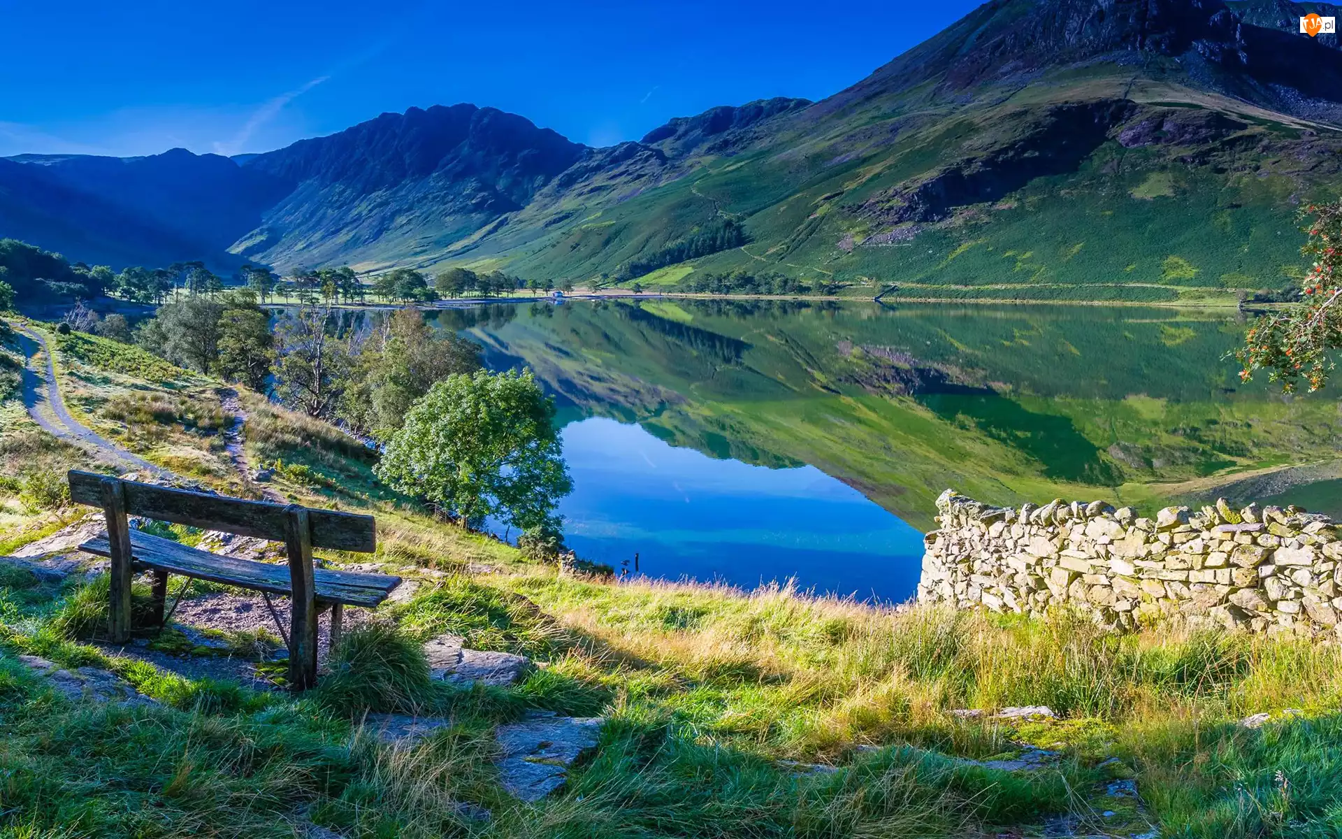 Park Narodowy Lake District, Góry, Kamienie, Kumbria, Staw Bowscale Tarn, Ścieżka, Anglia, Ławka
