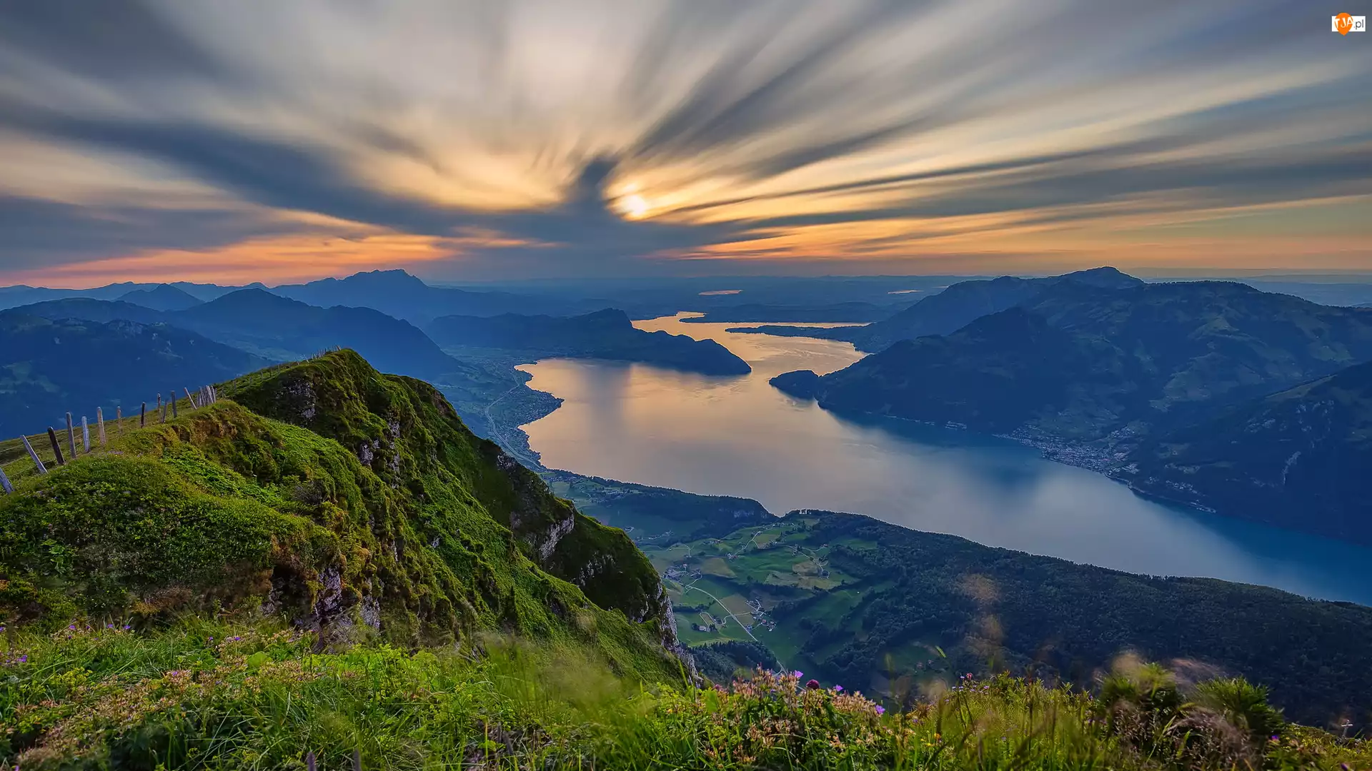 Alpy Szwajcarskie, Góry, Chmury, Szwajcaria, Jezioro Czterech Kantonów, Zachód słońca